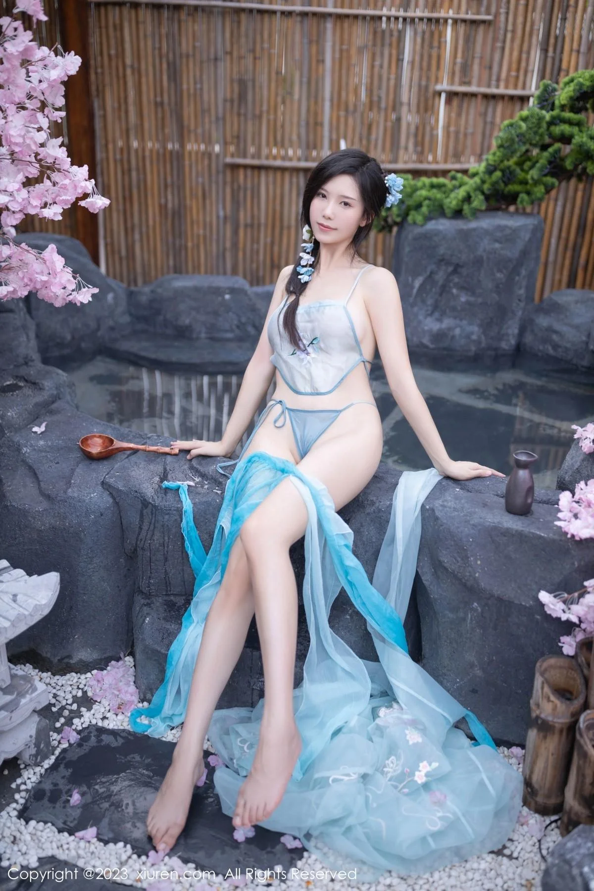 利世户外温泉性感浅蓝色古装服饰秀曼妙身姿惹火绝美写真 第 46 张