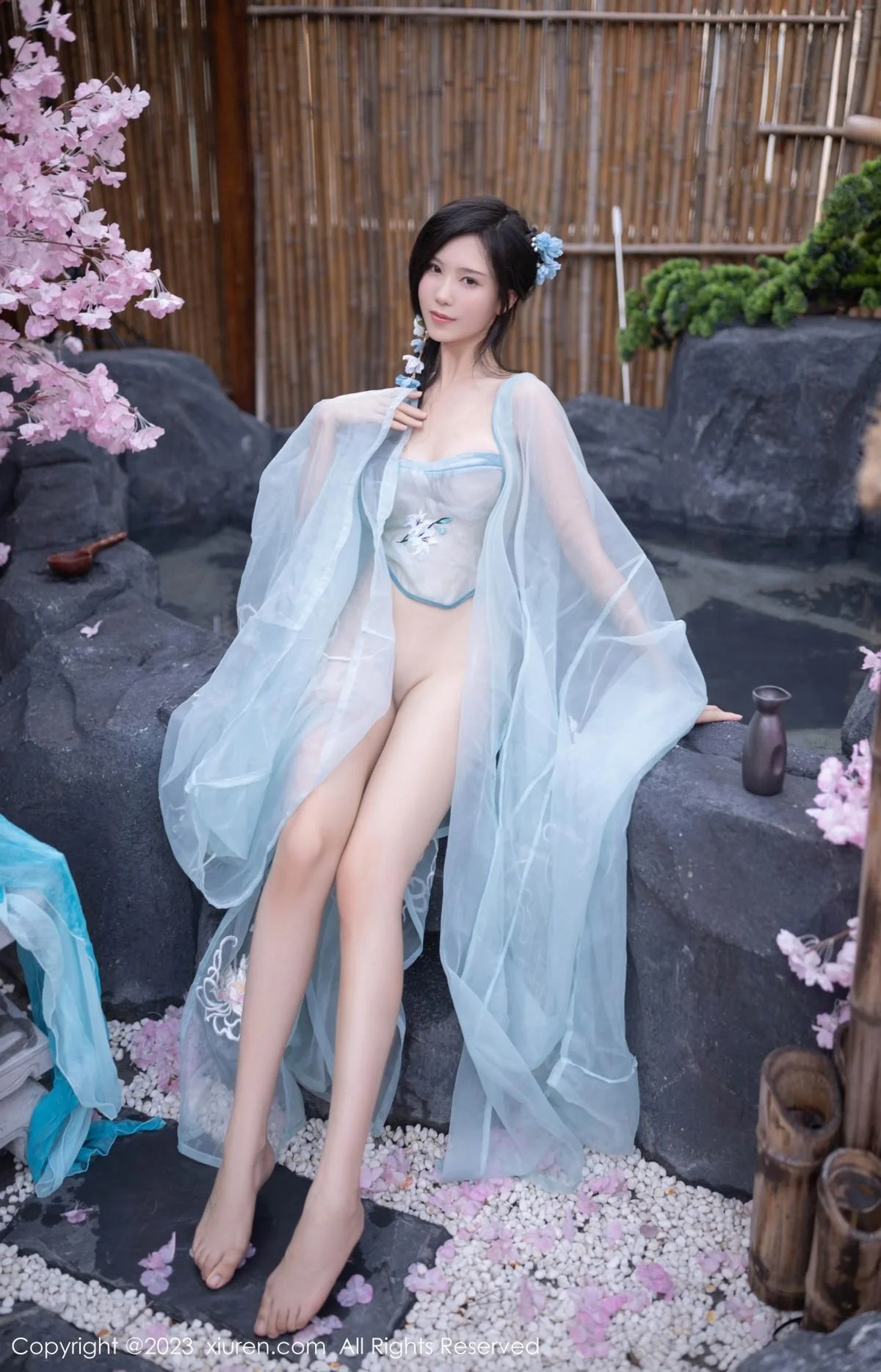 利世户外温泉性感浅蓝色古装服饰秀曼妙身姿惹火绝美写真 第 73 张