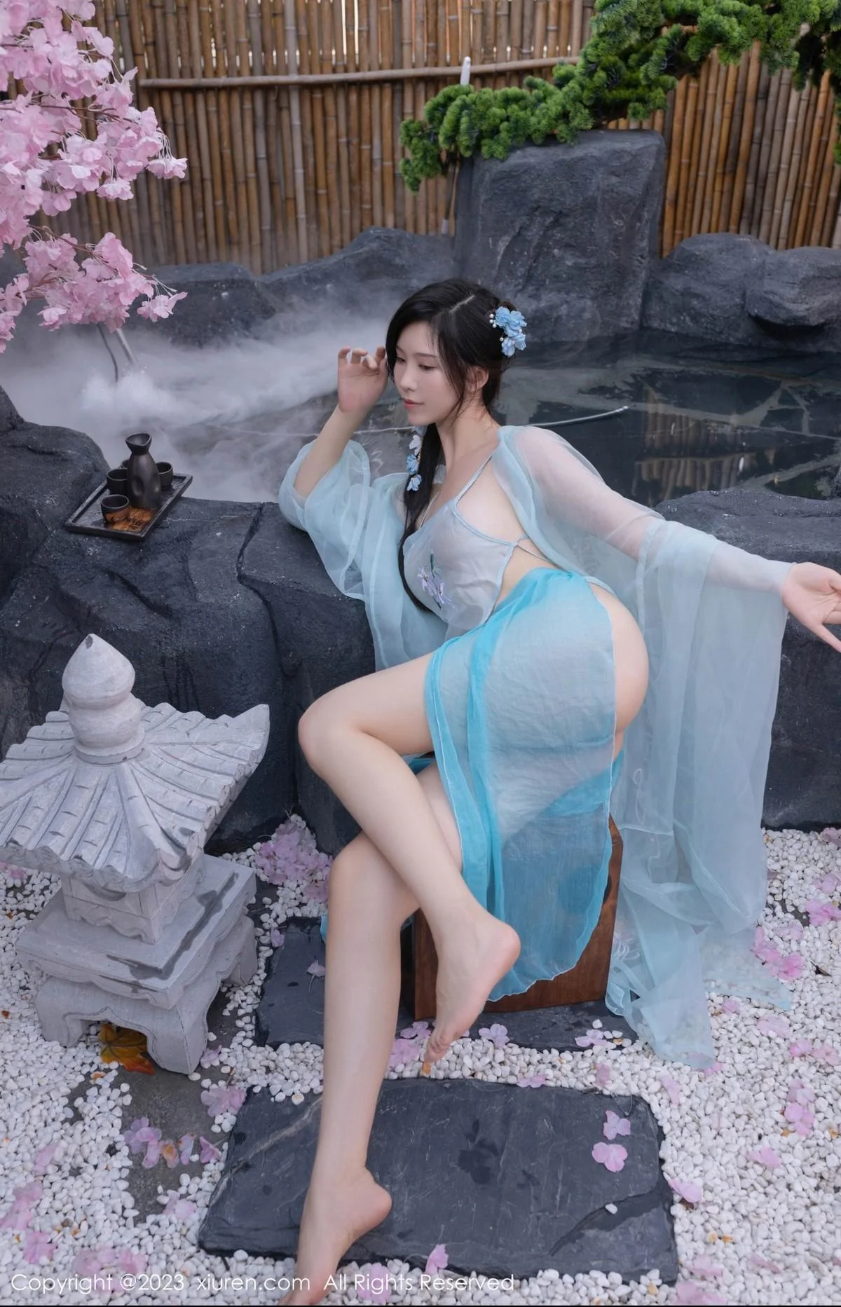 利世户外温泉性感浅蓝色古装服饰秀曼妙身姿惹火绝美写真 第 8 张