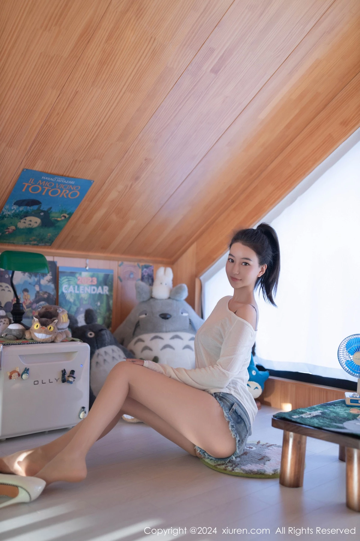 熊小诺性感白T露蕾丝内衣配开档肉丝秀曼妙身姿绝美写真 第 3 张