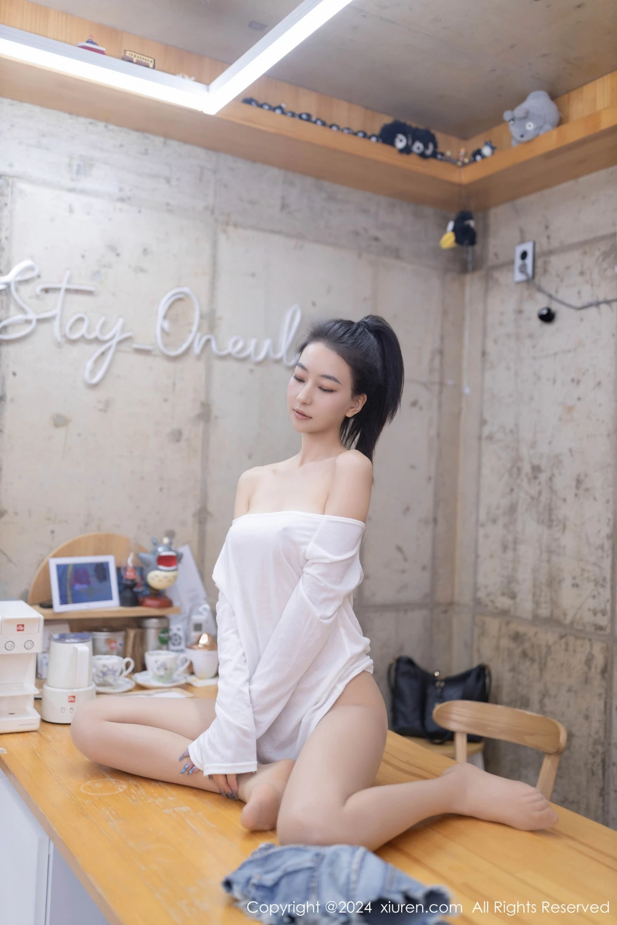 熊小诺性感白T露蕾丝内衣配开档肉丝秀曼妙身姿绝美写真 第 55 张