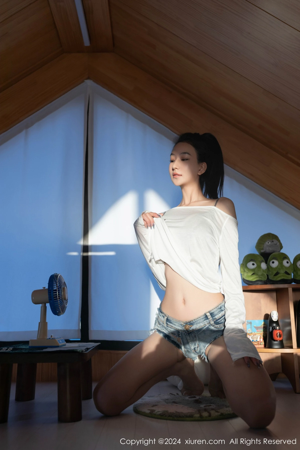 熊小诺性感白T露蕾丝内衣配开档肉丝秀曼妙身姿绝美写真 第 7 张