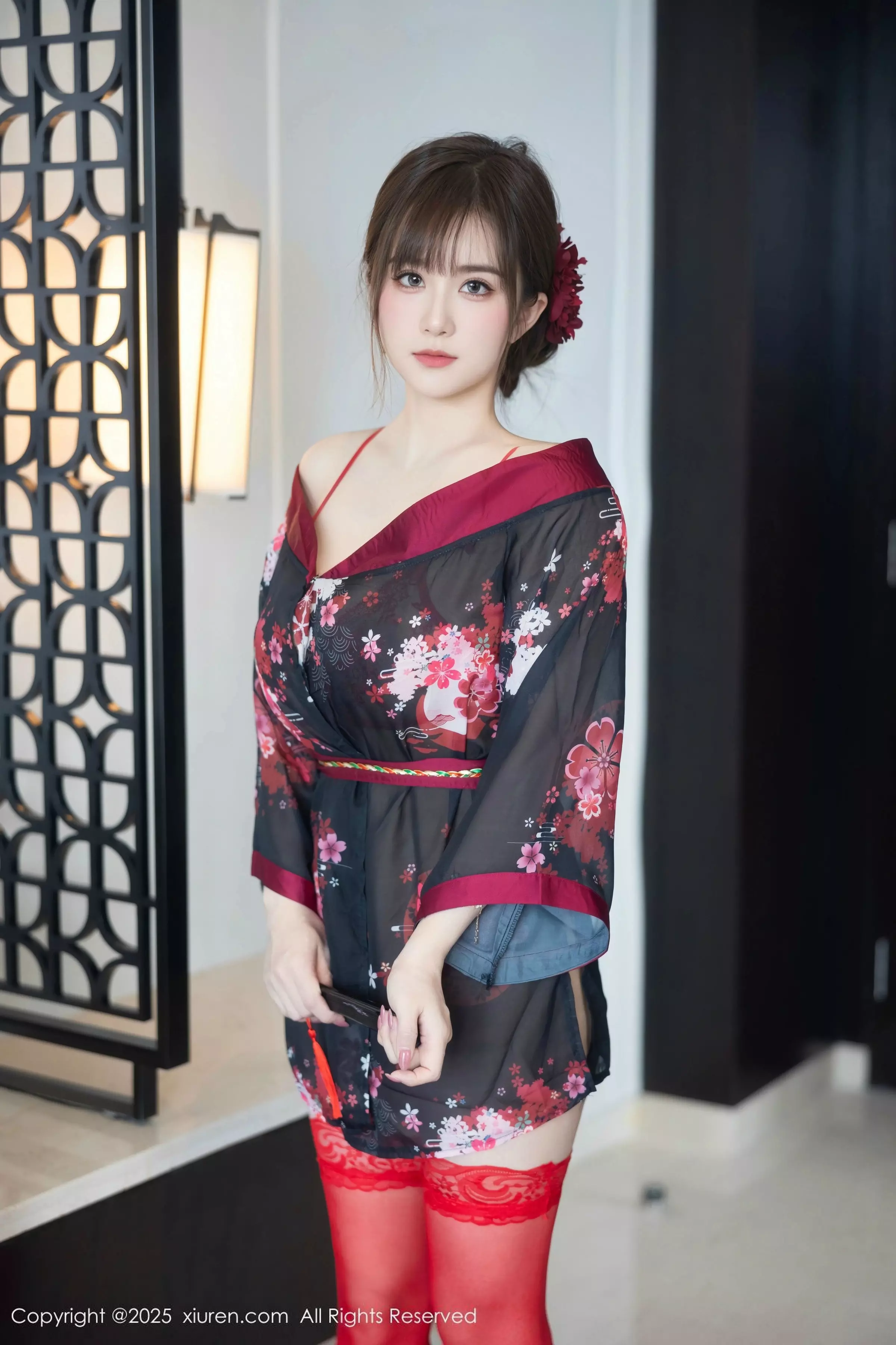 小肉肉咪性感红色情趣内衣配红色丝袜秀凹凸身材绝美写真 第 3 张