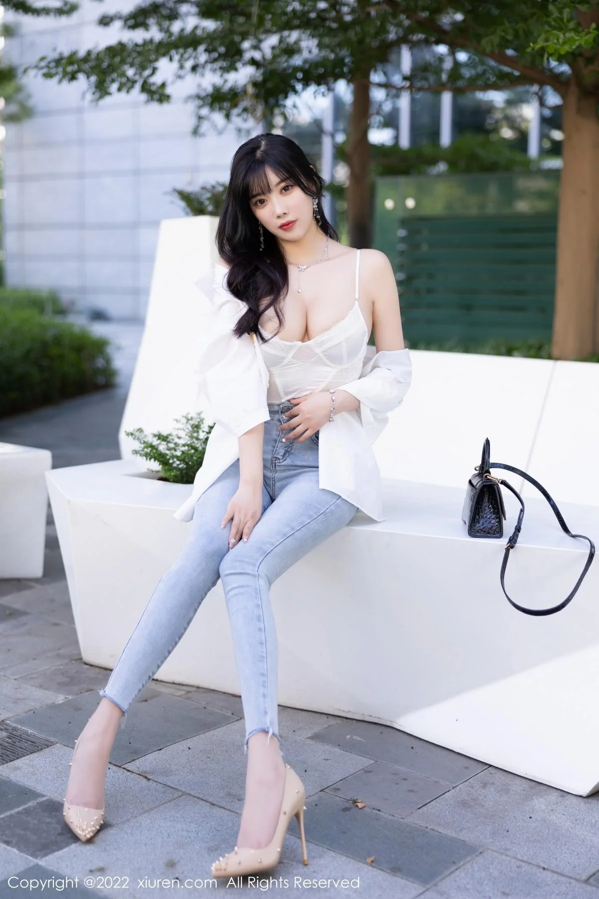 杨晨晨Yome私房半脱露白色内衣配无内肉丝迷人绝美写真 第 17 张