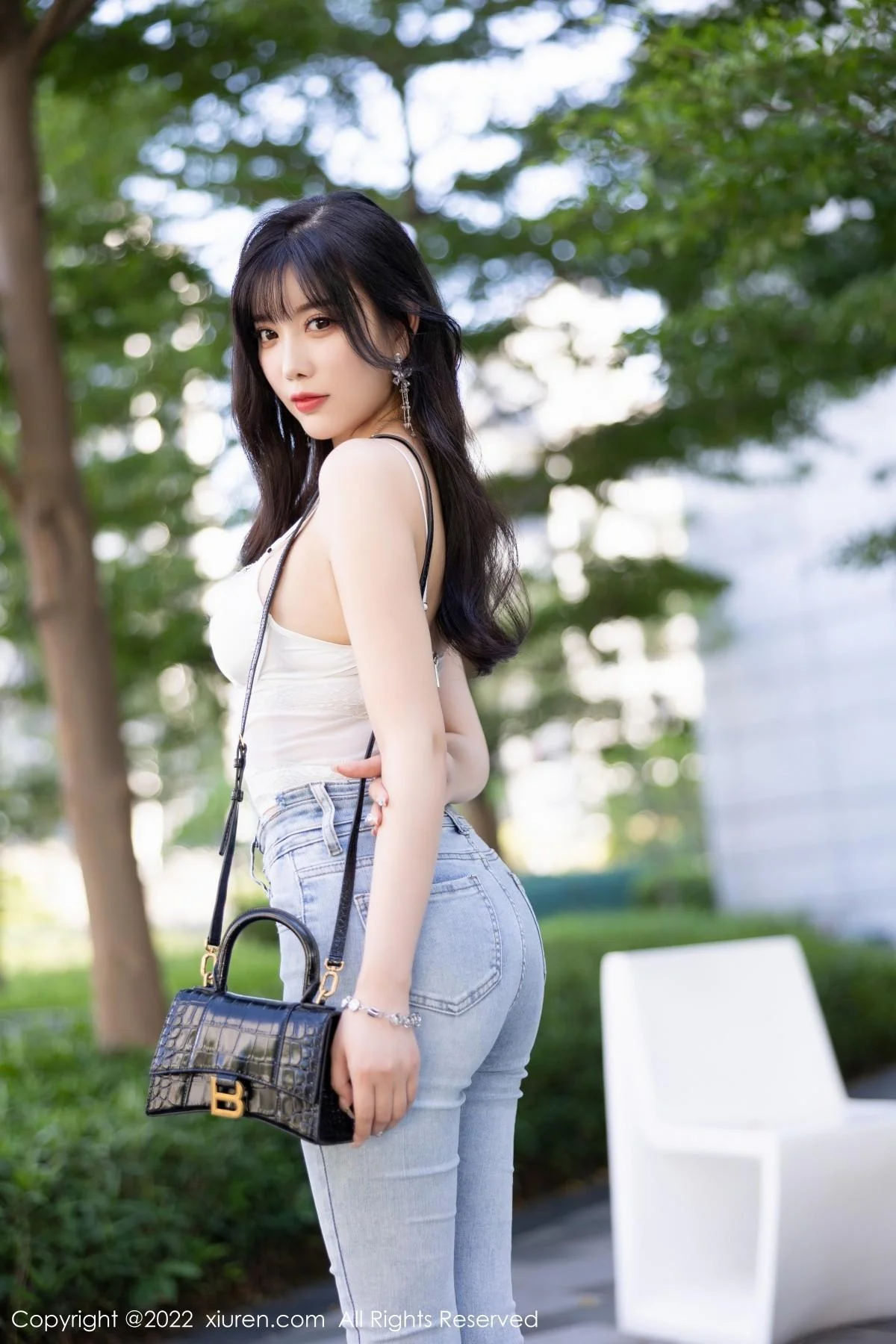 杨晨晨Yome私房半脱露白色内衣配无内肉丝迷人绝美写真 第 21 张