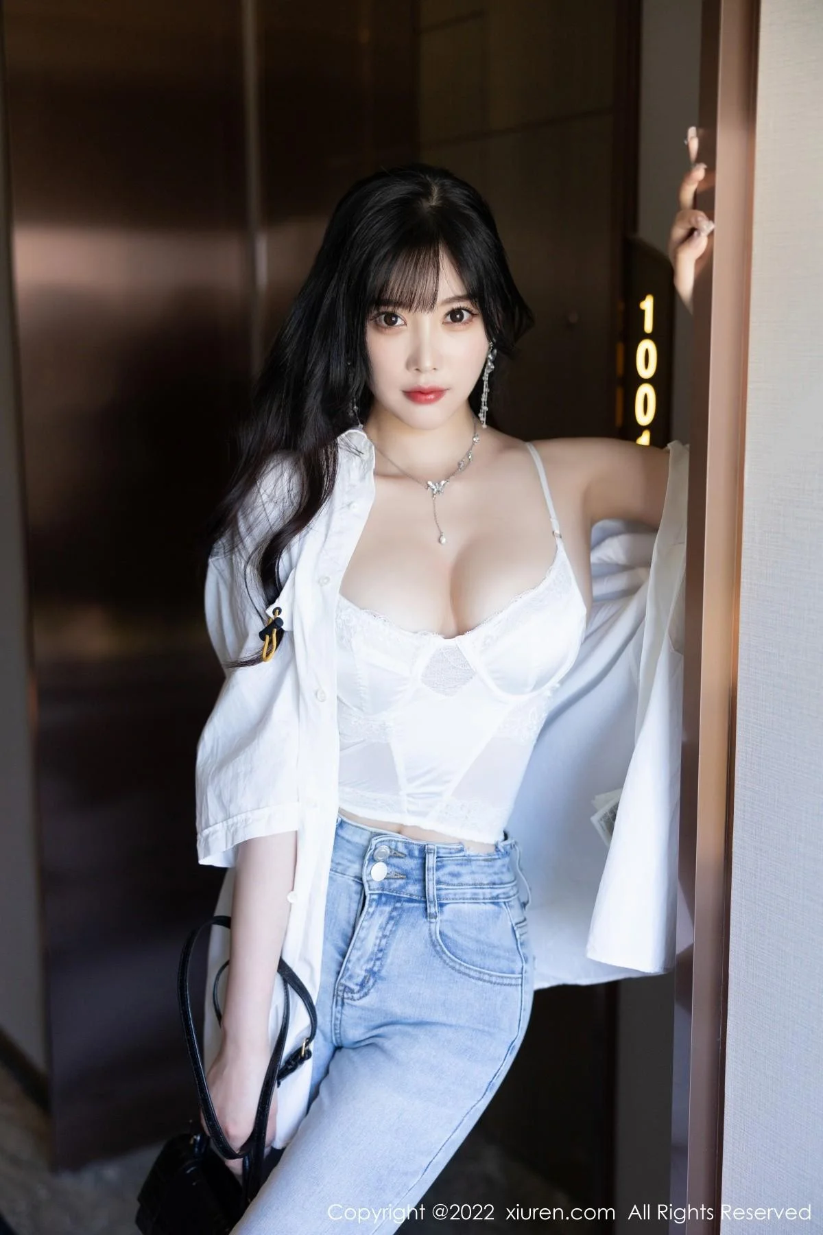 杨晨晨Yome私房半脱露白色内衣配无内肉丝迷人绝美写真 第 22 张