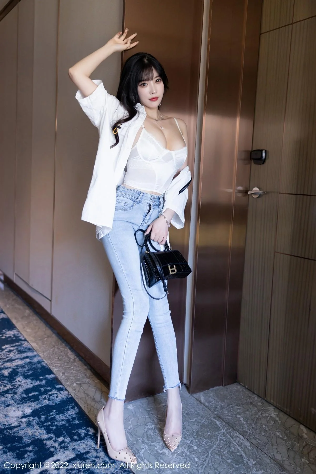 杨晨晨Yome私房半脱露白色内衣配无内肉丝迷人绝美写真 第 23 张