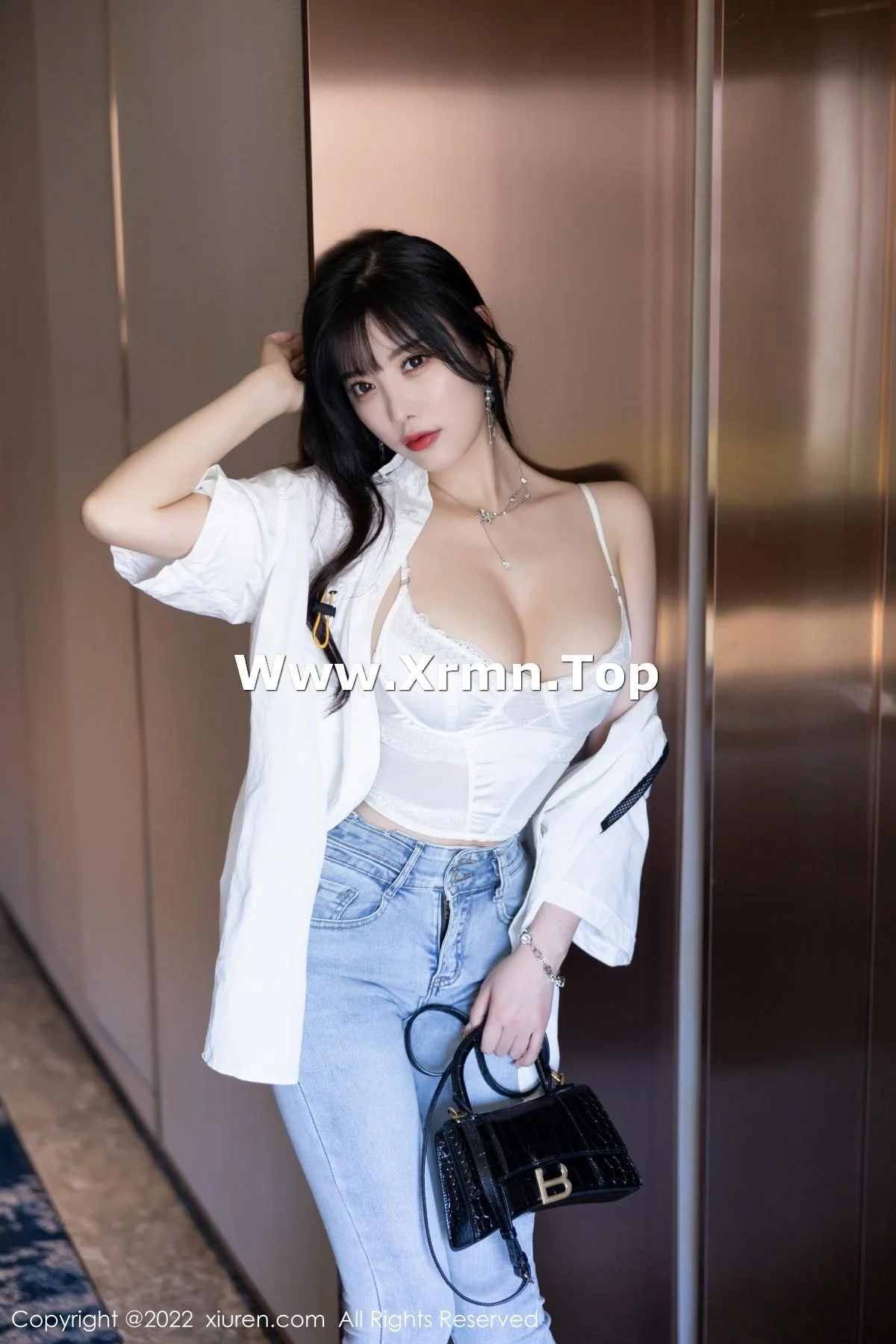 杨晨晨Yome私房半脱露白色内衣配无内肉丝迷人绝美写真 第 24 张