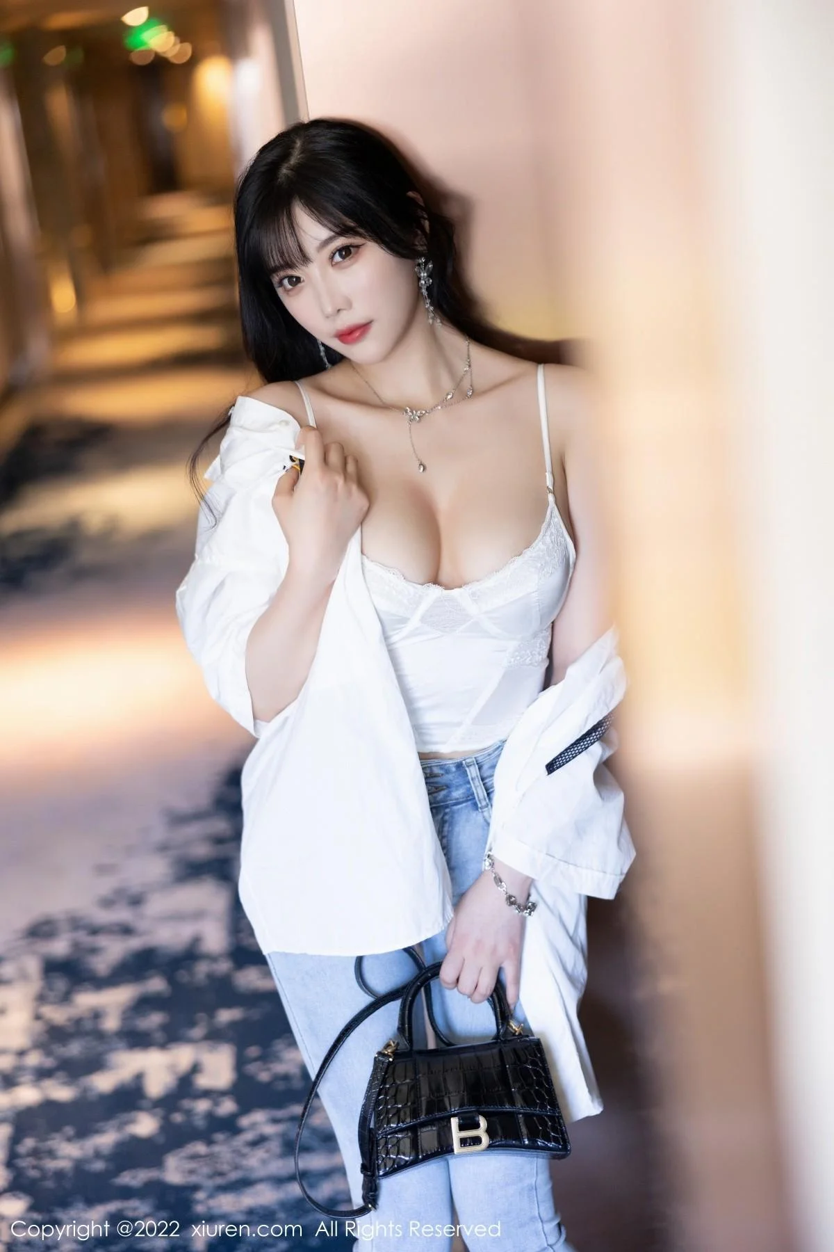 杨晨晨Yome私房半脱露白色内衣配无内肉丝迷人绝美写真 第 25 张