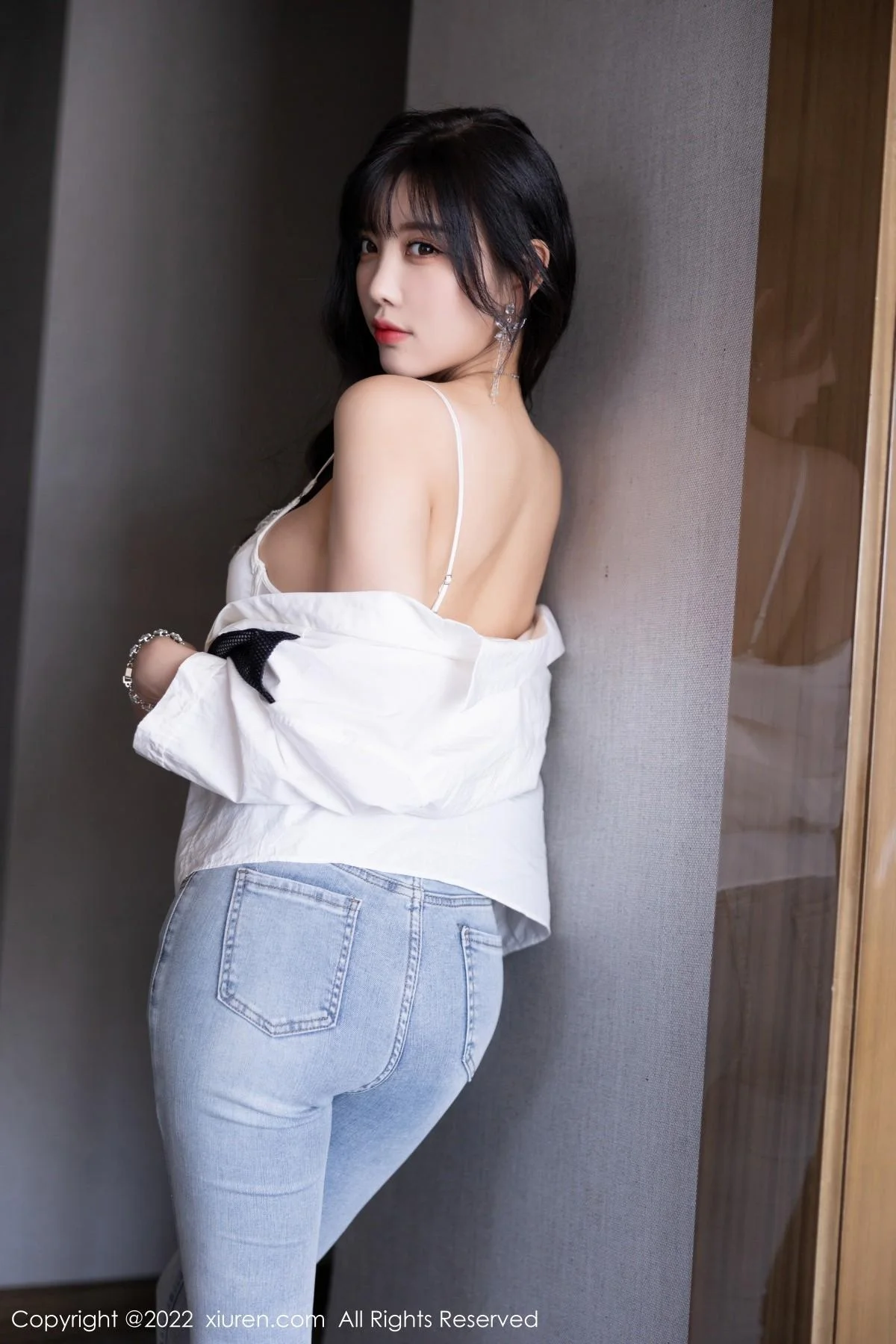 杨晨晨Yome私房半脱露白色内衣配无内肉丝迷人绝美写真 第 27 张