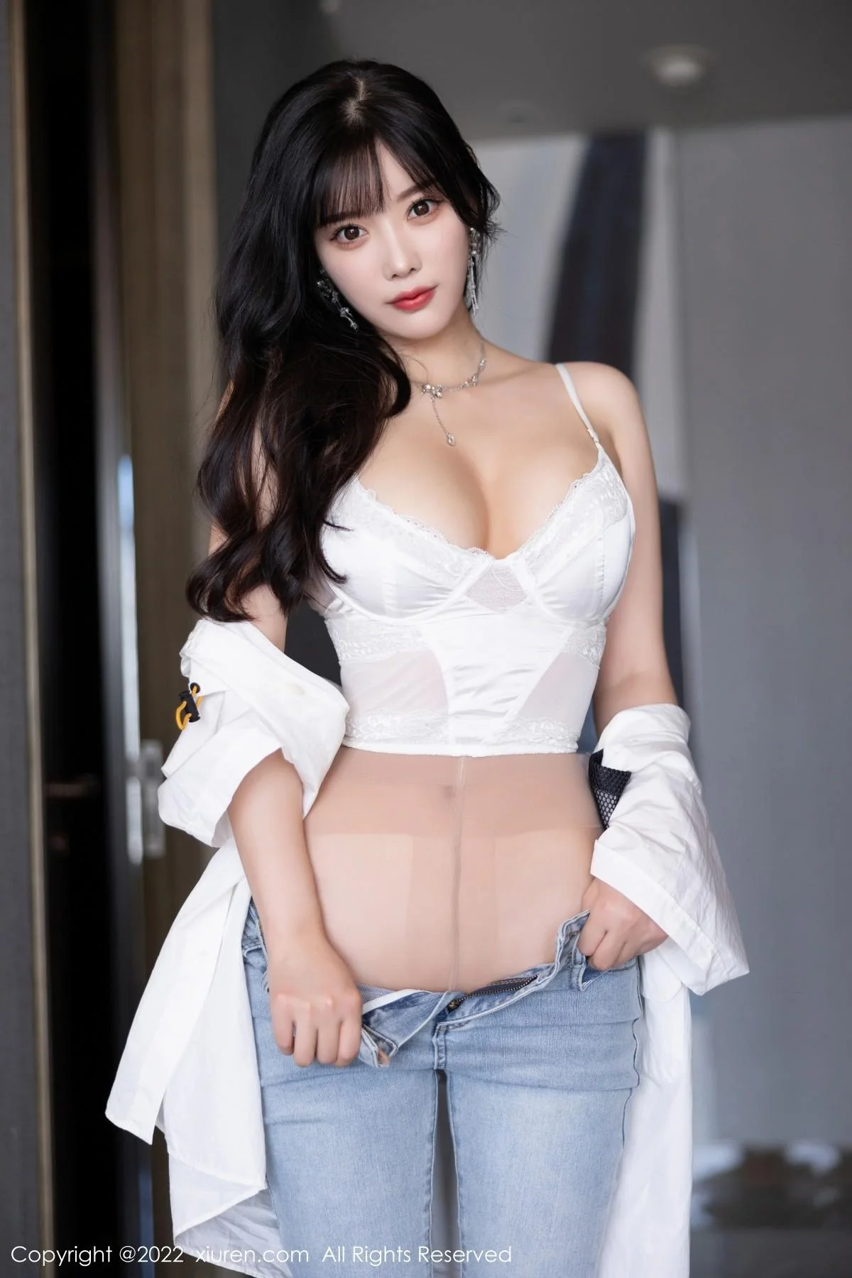 杨晨晨Yome私房半脱露白色内衣配无内肉丝迷人绝美写真 第 33 张