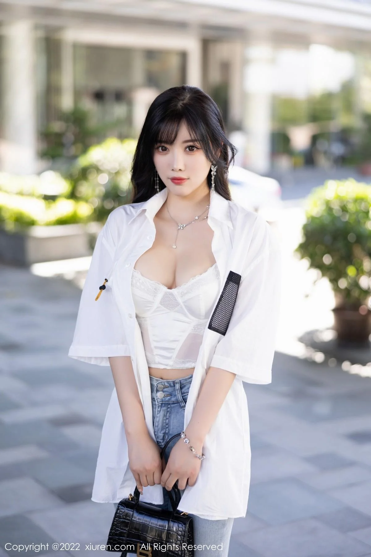 杨晨晨Yome私房半脱露白色内衣配无内肉丝迷人绝美写真 第 4 张