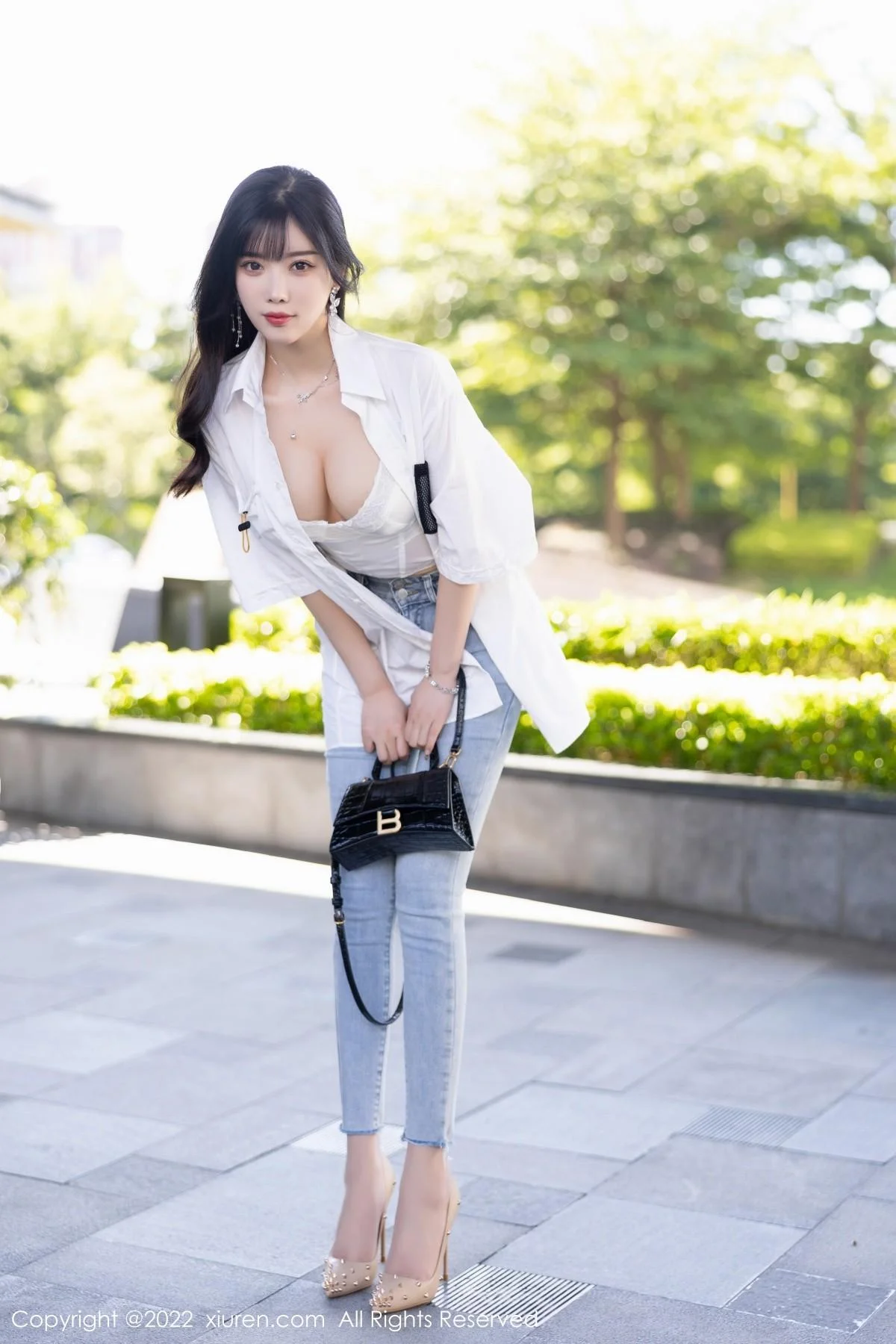 杨晨晨Yome私房半脱露白色内衣配无内肉丝迷人绝美写真 第 5 张