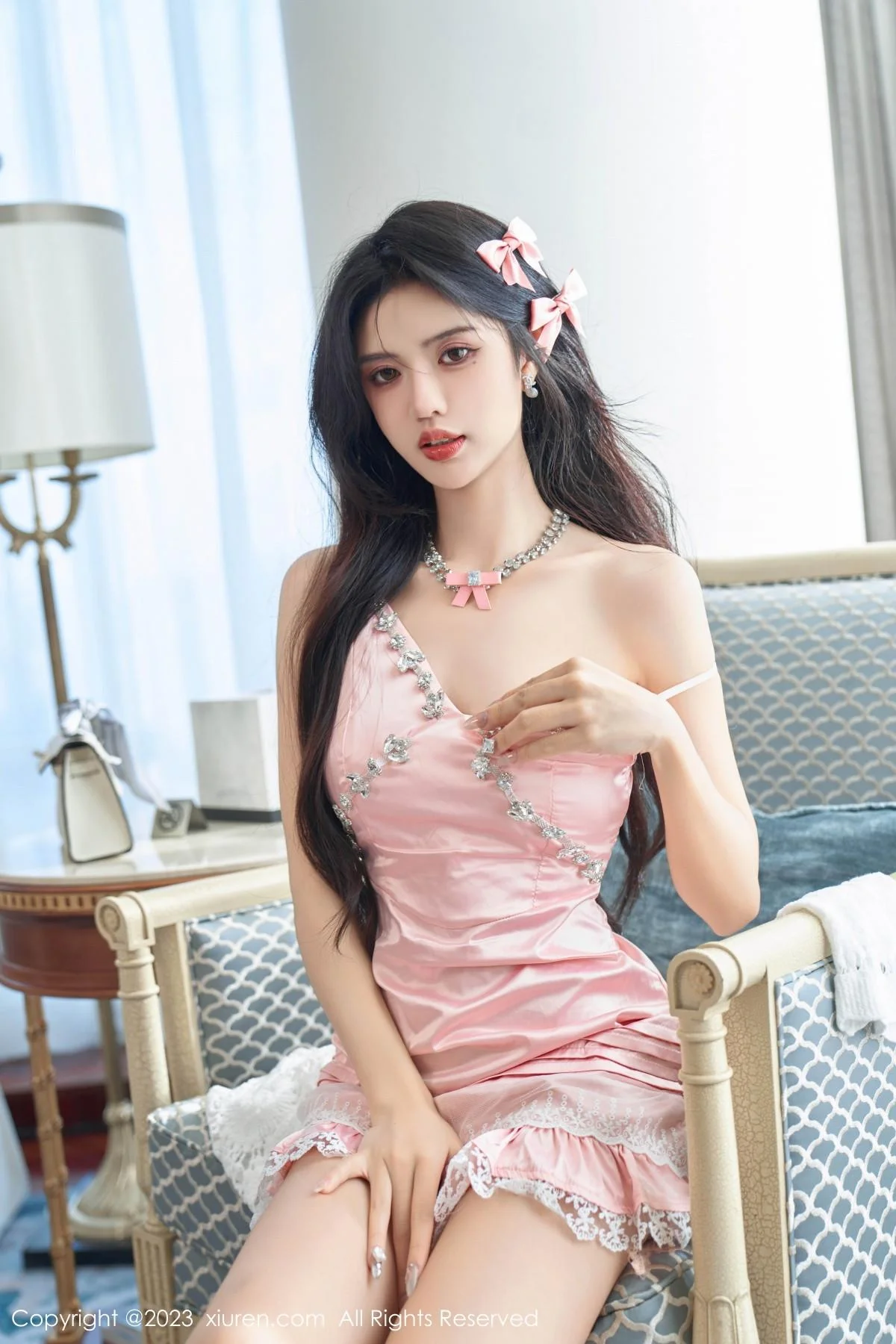 浅浅Danny性感粉色连衣短裙半脱秀丰腴身姿撩人绝美写真 第 21 张