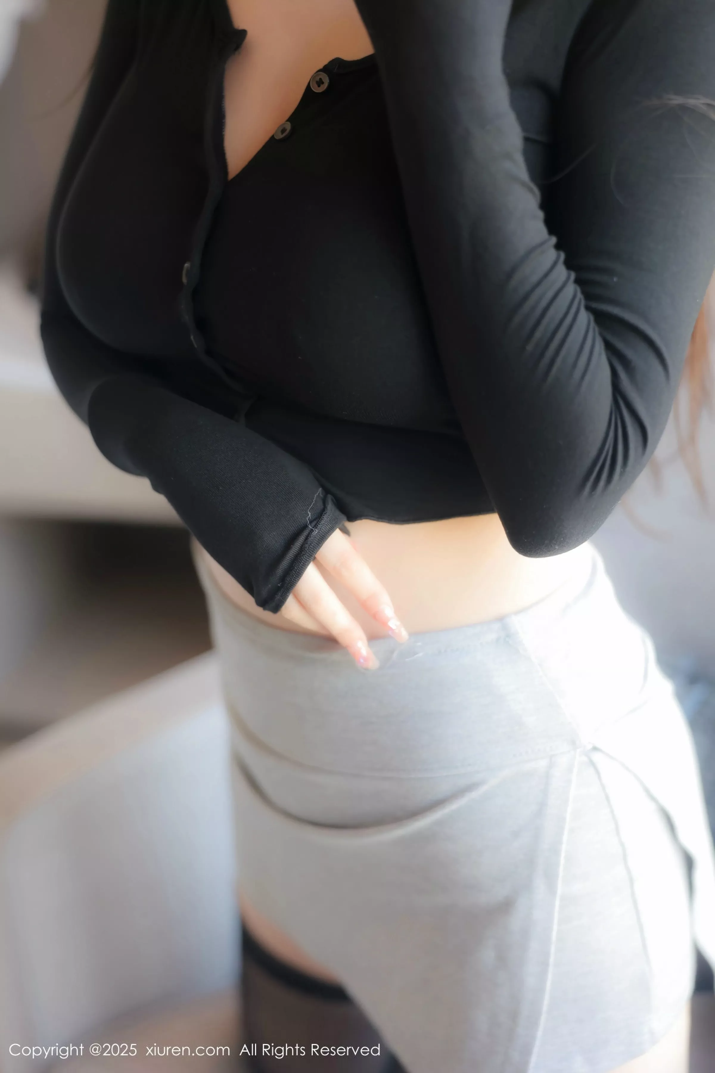 小阿蓝性感白色抹胸内衣配黑丝袜秀丰腴身材绝美写真 第 143 张