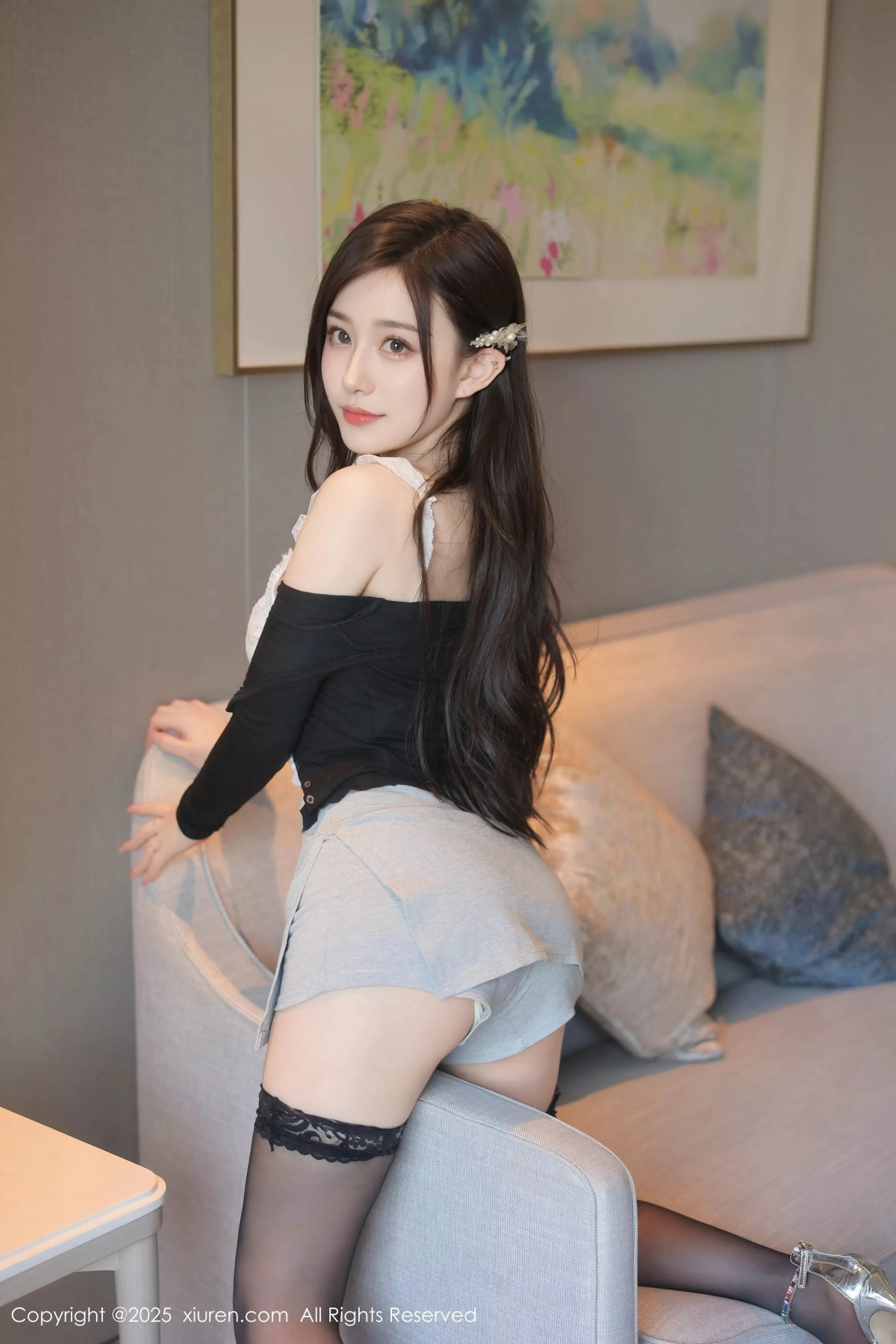 小阿蓝性感白色抹胸内衣配黑丝袜秀丰腴身材绝美写真 第 47 张