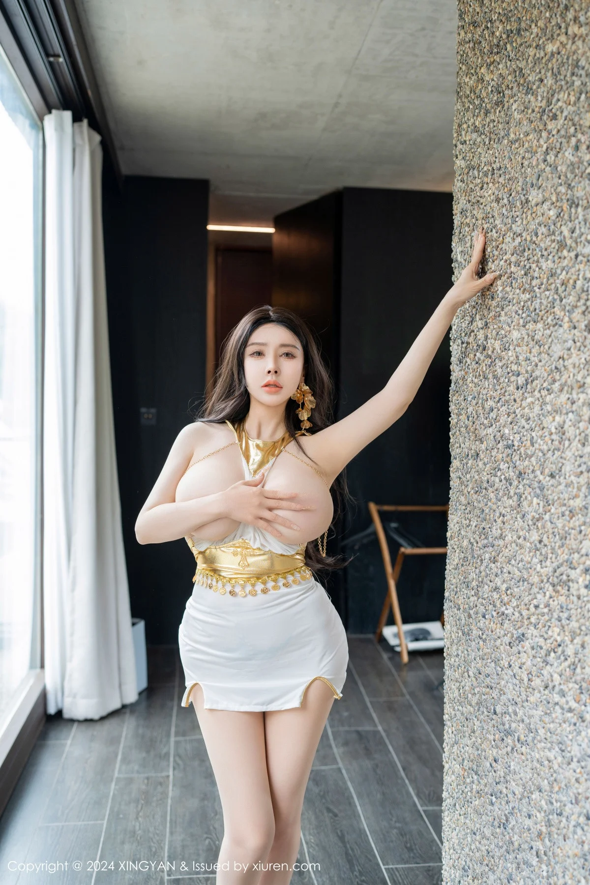 潘思沁性感白色轻透连衣短裙配原色丝袜秀丰满身材绝美写真 第 53 张