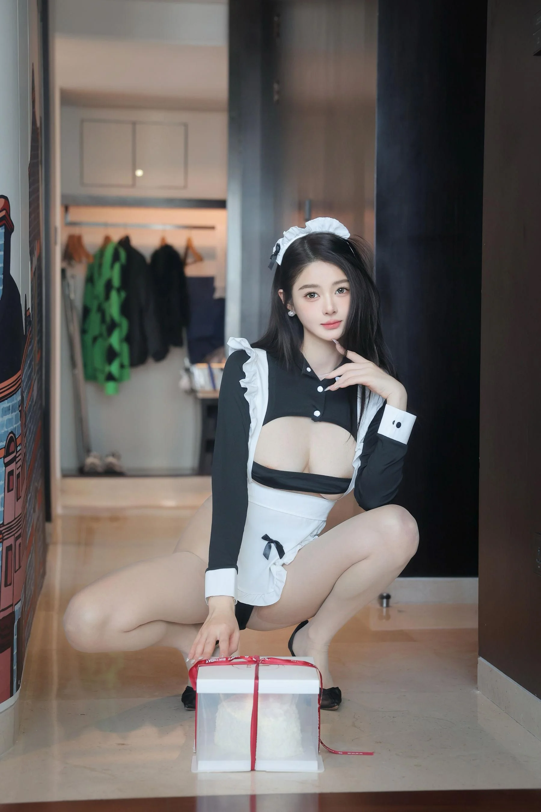 [秀人付费] Candy糖糖 诱人私拍福利 给女仆过生日 第 9 张