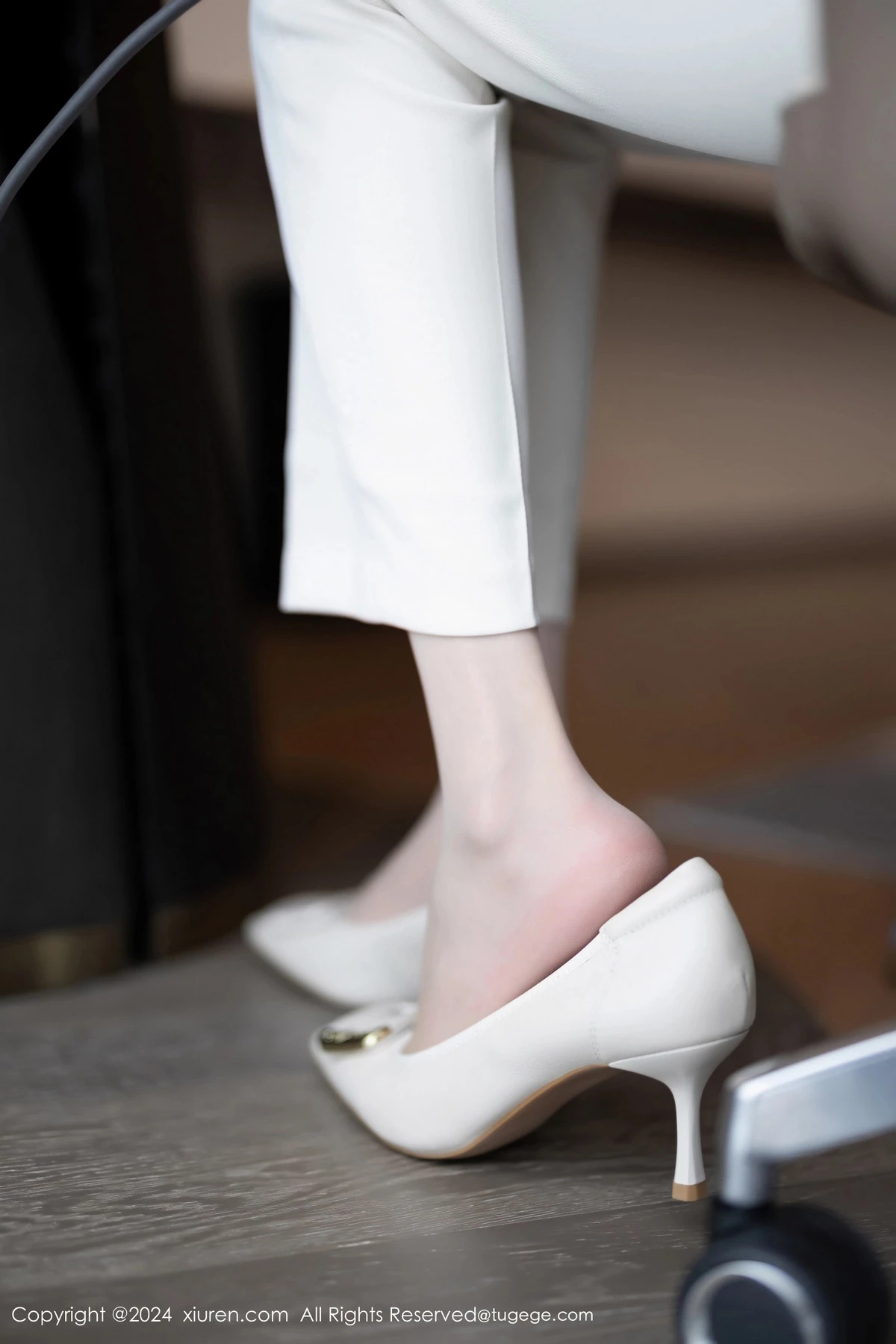 梦心玥性感白色套装露黑色轻透内衣配超薄肉丝迷人绝美写真 第 21 张