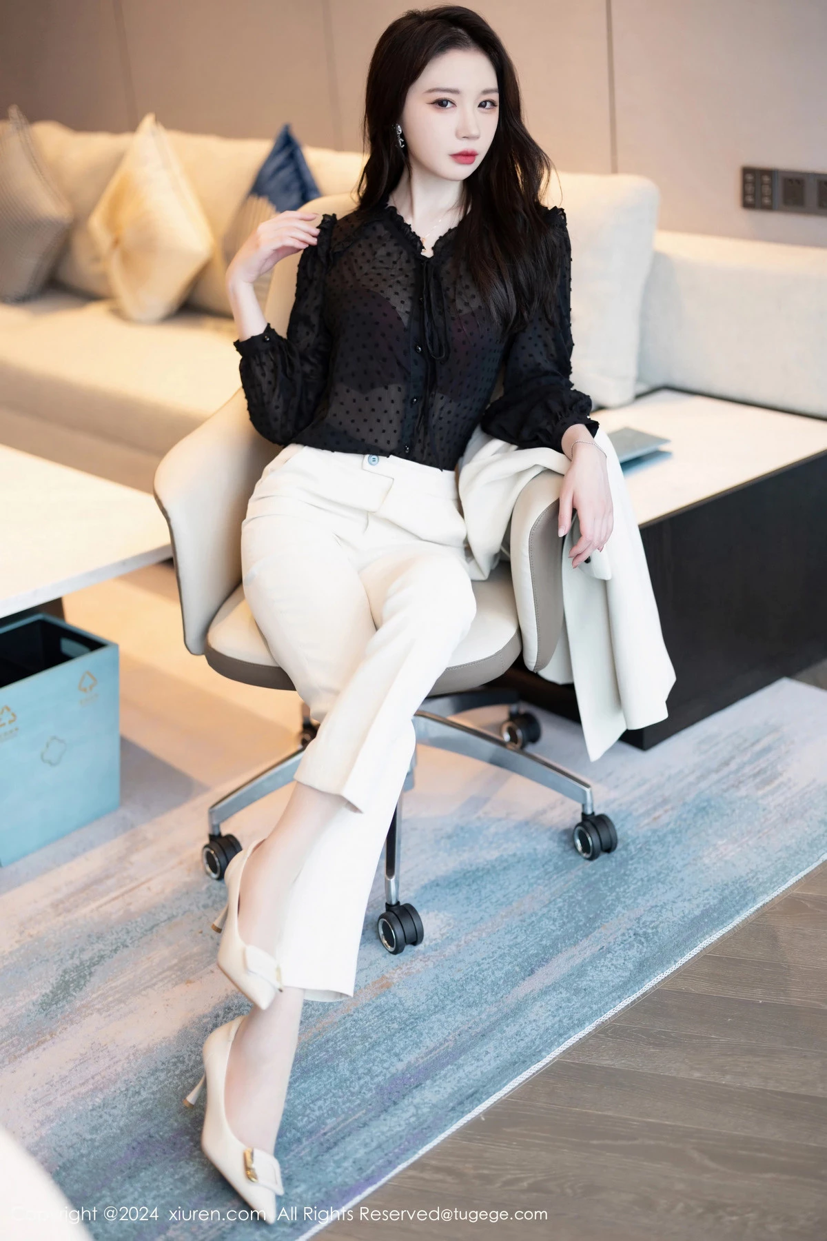 梦心玥性感白色套装露黑色轻透内衣配超薄肉丝迷人绝美写真 第 24 张