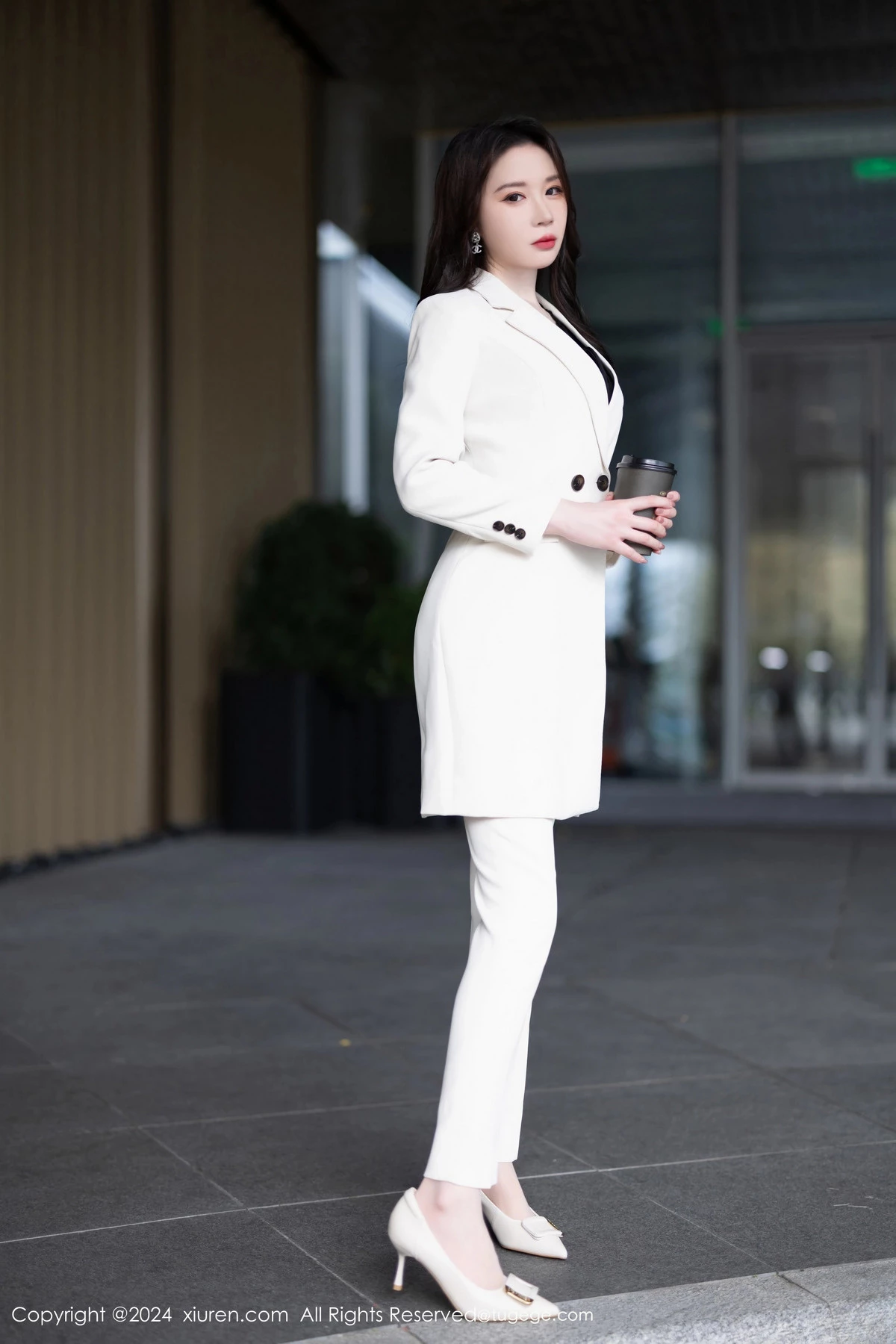 梦心玥性感白色套装露黑色轻透内衣配超薄肉丝迷人绝美写真 第 3 张