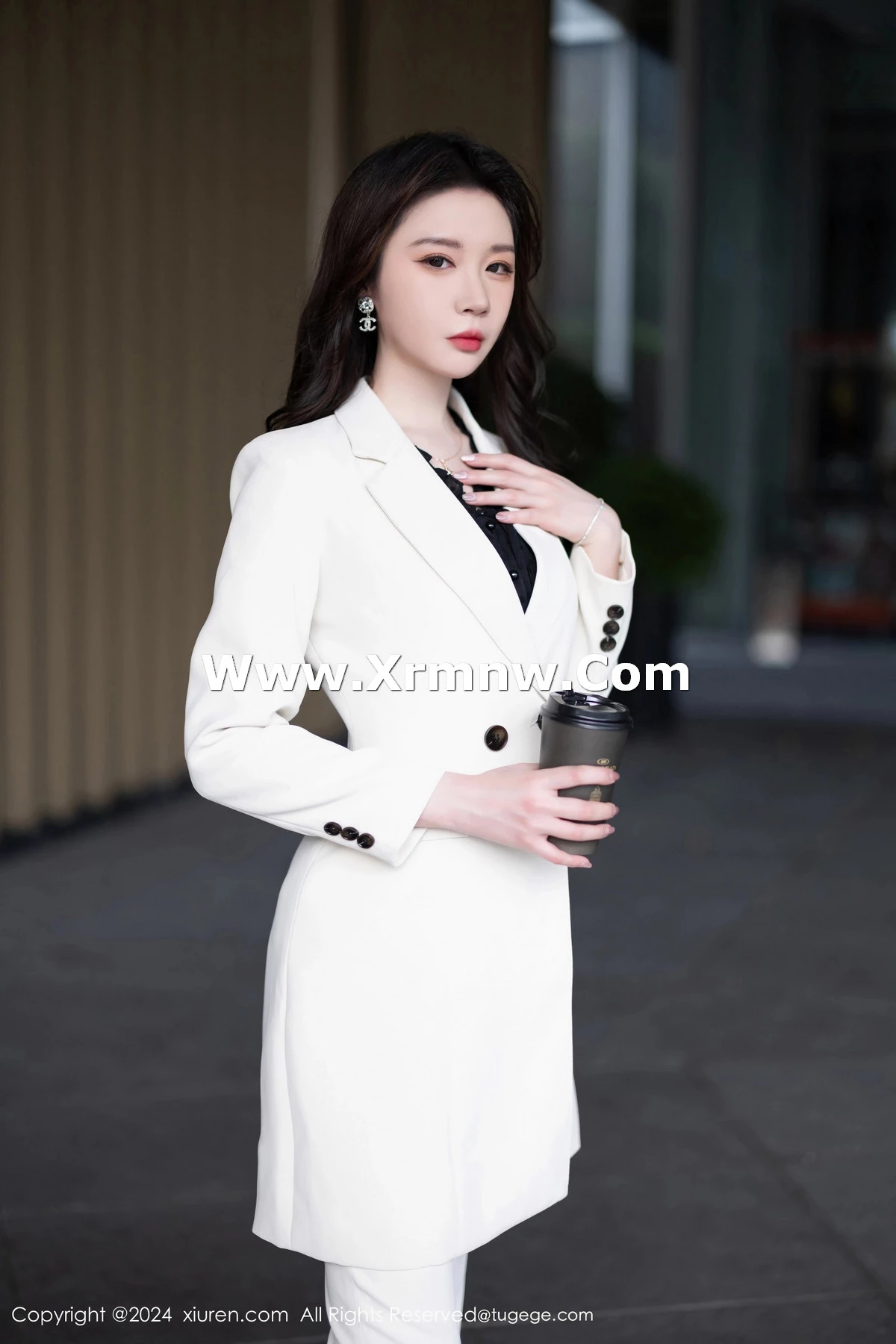 梦心玥性感白色套装露黑色轻透内衣配超薄肉丝迷人绝美写真 第 4 张