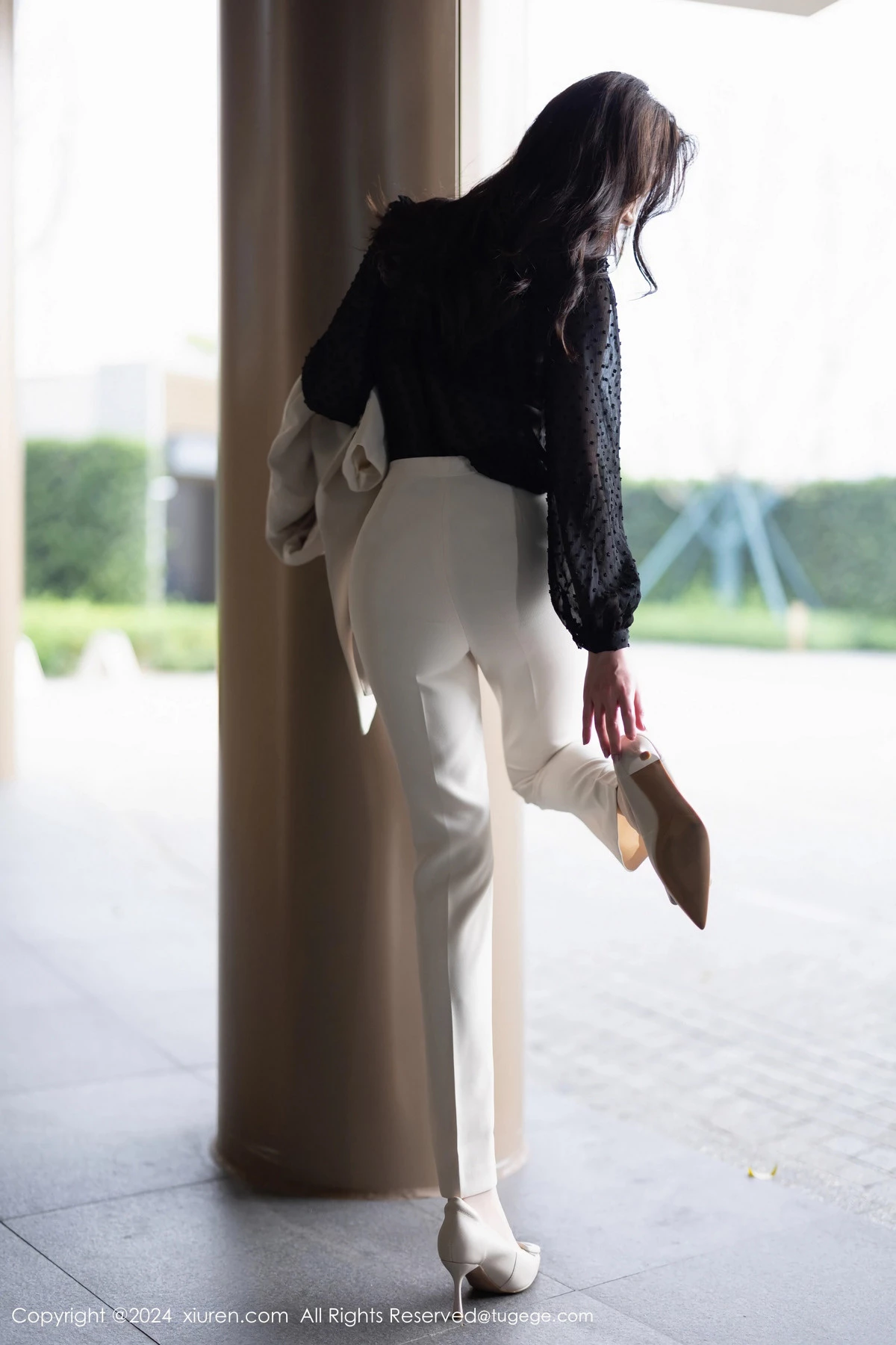 梦心玥性感白色套装露黑色轻透内衣配超薄肉丝迷人绝美写真 第 8 张
