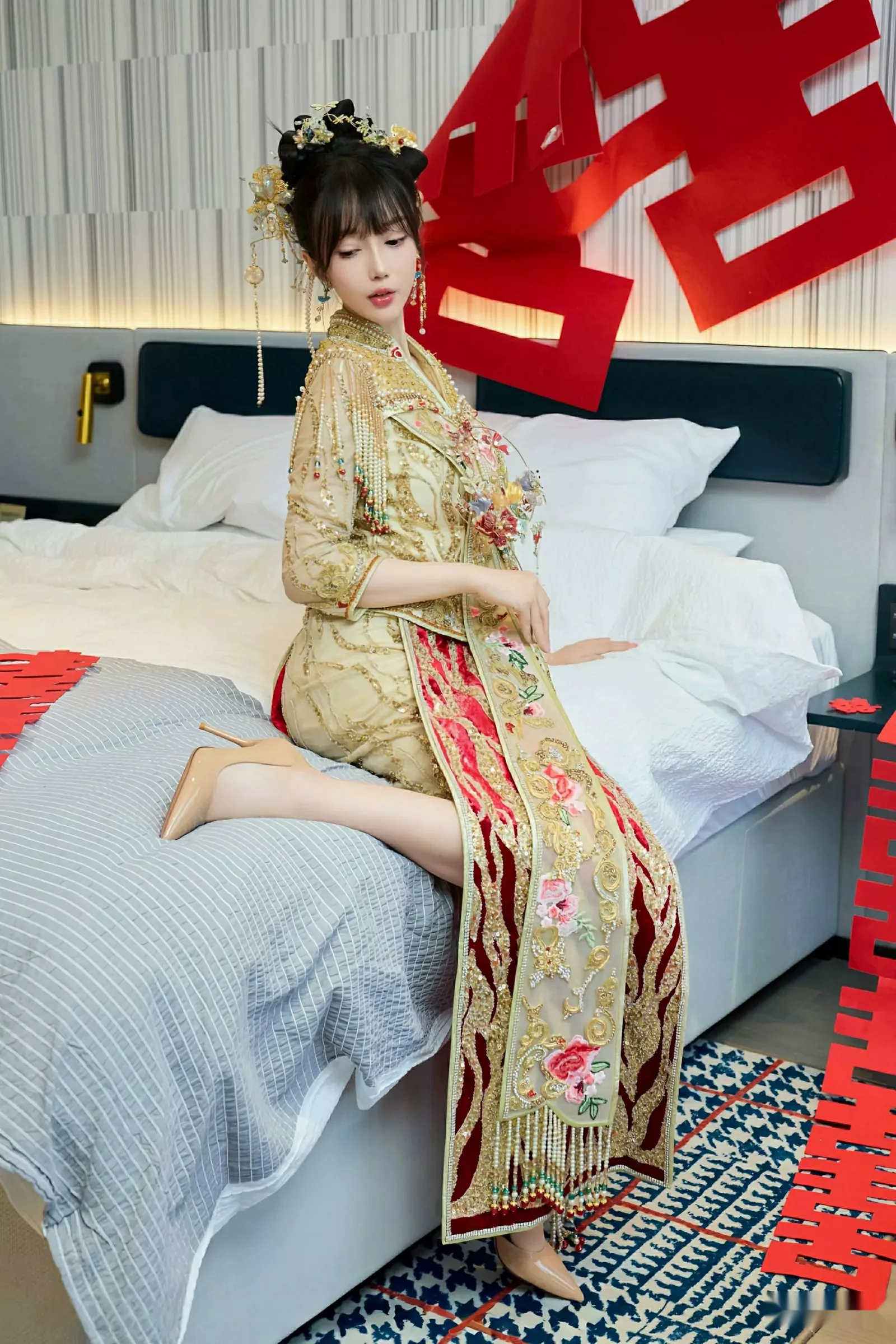 玥儿玥er性感红色蕾丝内衣配超薄肉丝秀完美身材绝美写真 第 10 张