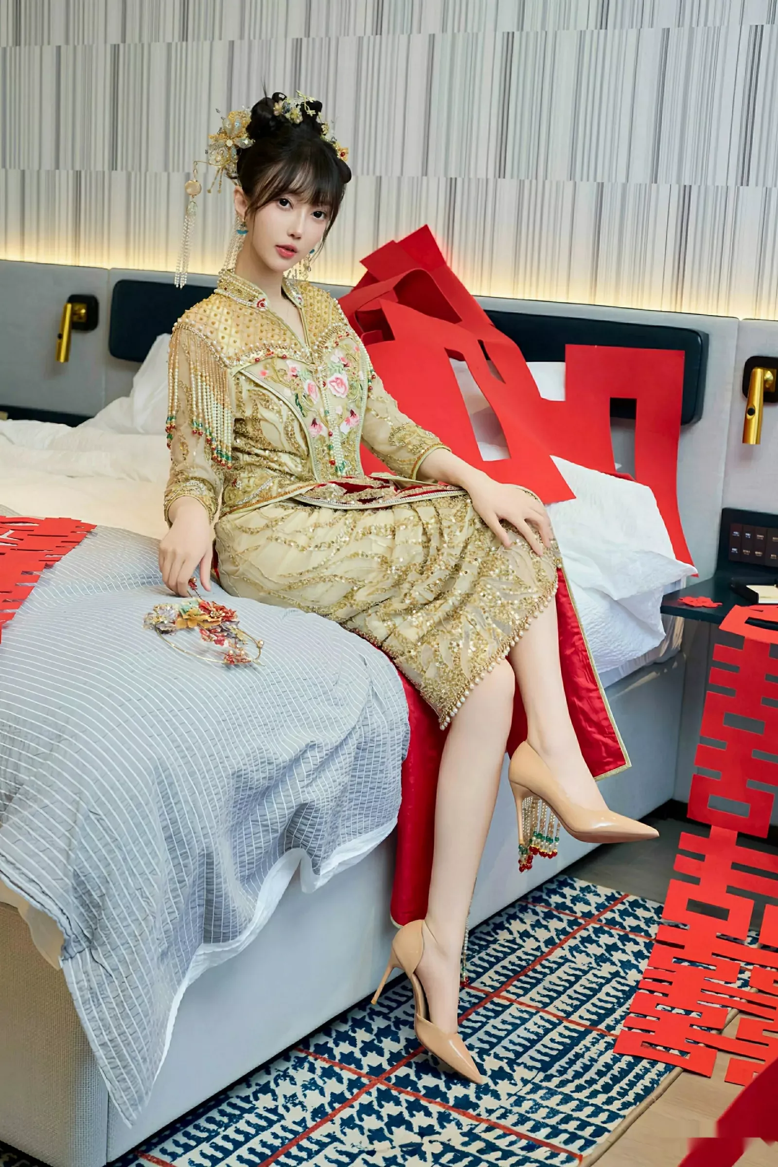 玥儿玥er性感红色蕾丝内衣配超薄肉丝秀完美身材绝美写真 第 11 张