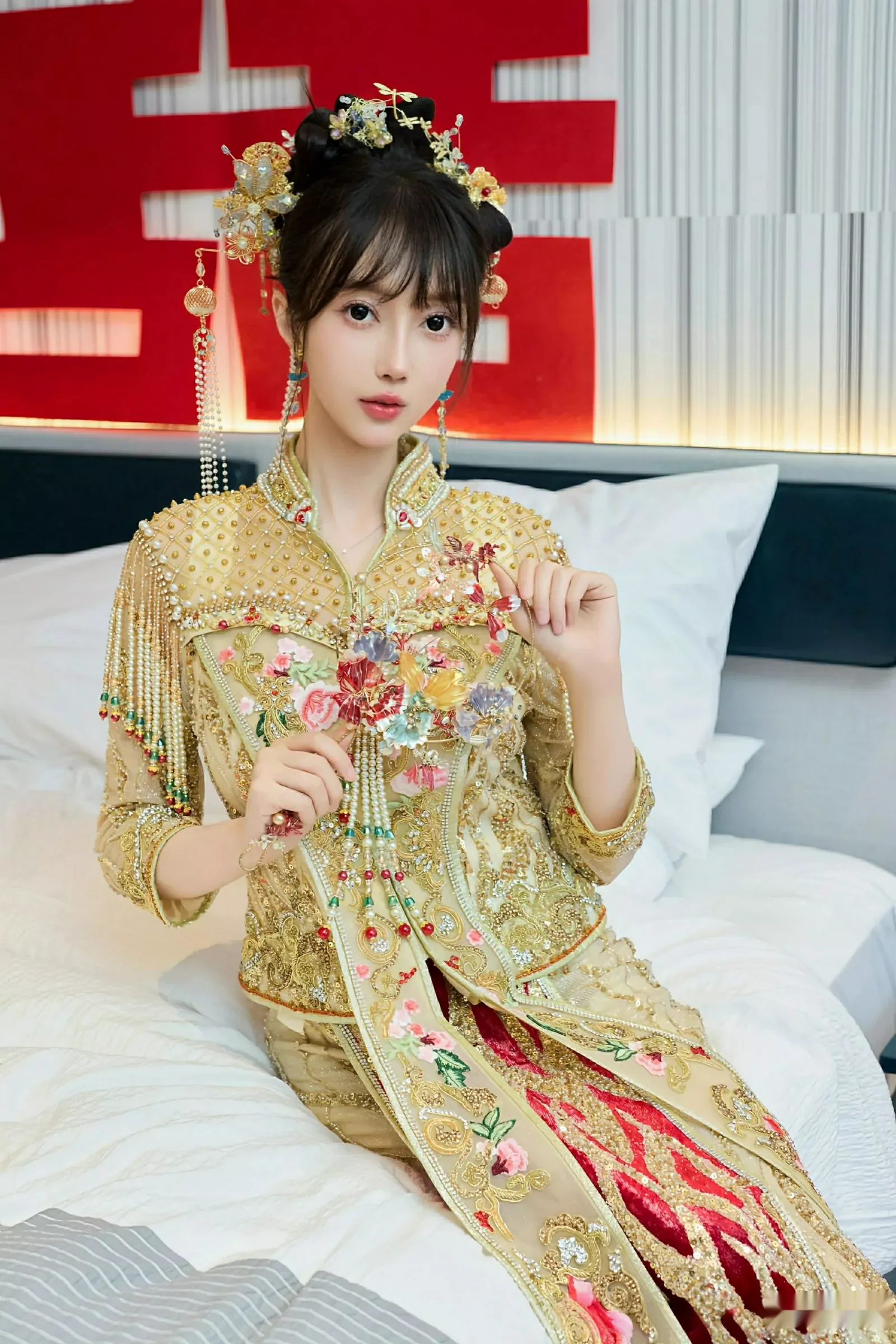 玥儿玥er性感红色蕾丝内衣配超薄肉丝秀完美身材绝美写真 第 15 张