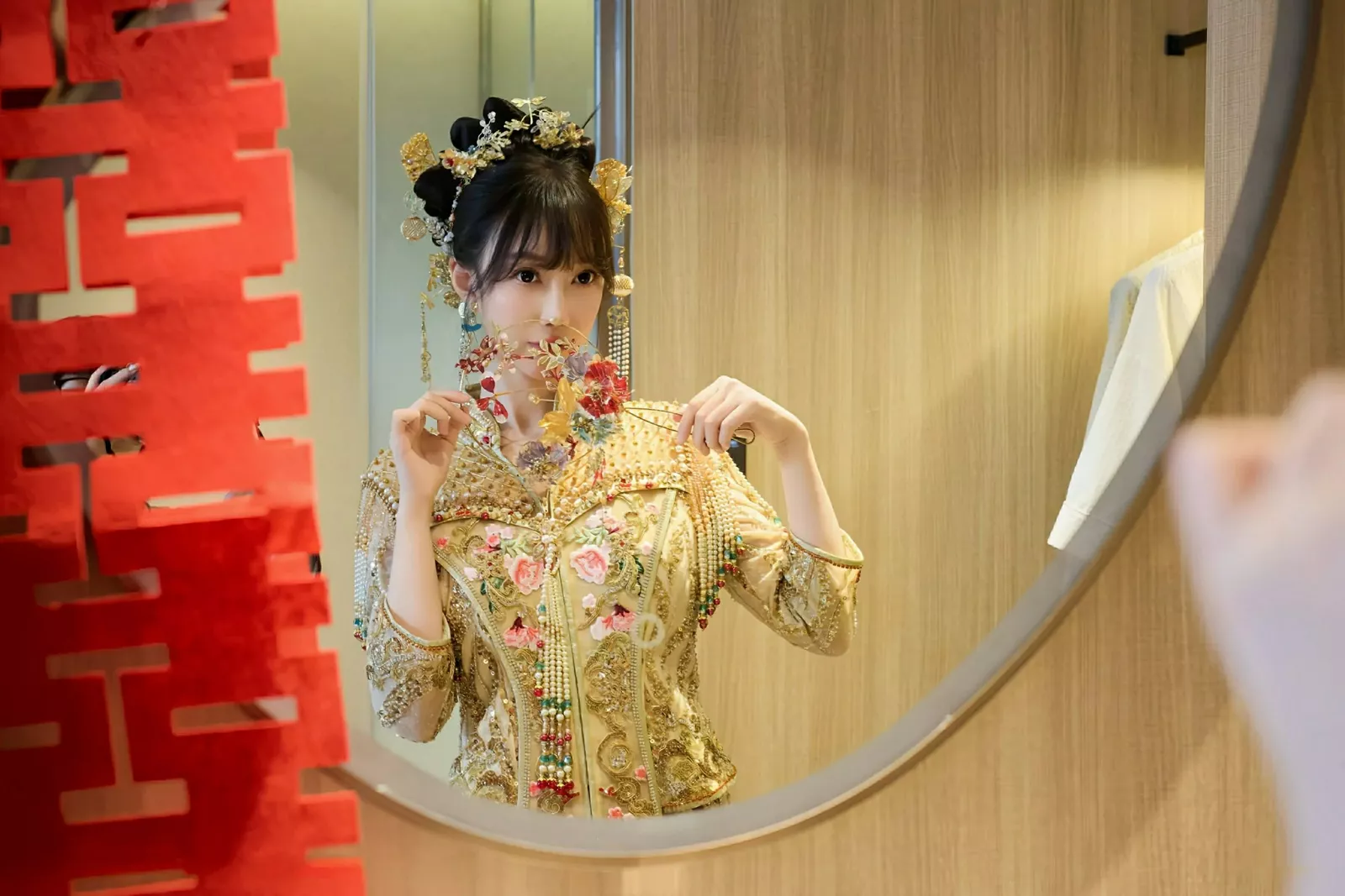 玥儿玥er性感红色蕾丝内衣配超薄肉丝秀完美身材绝美写真 第 21 张