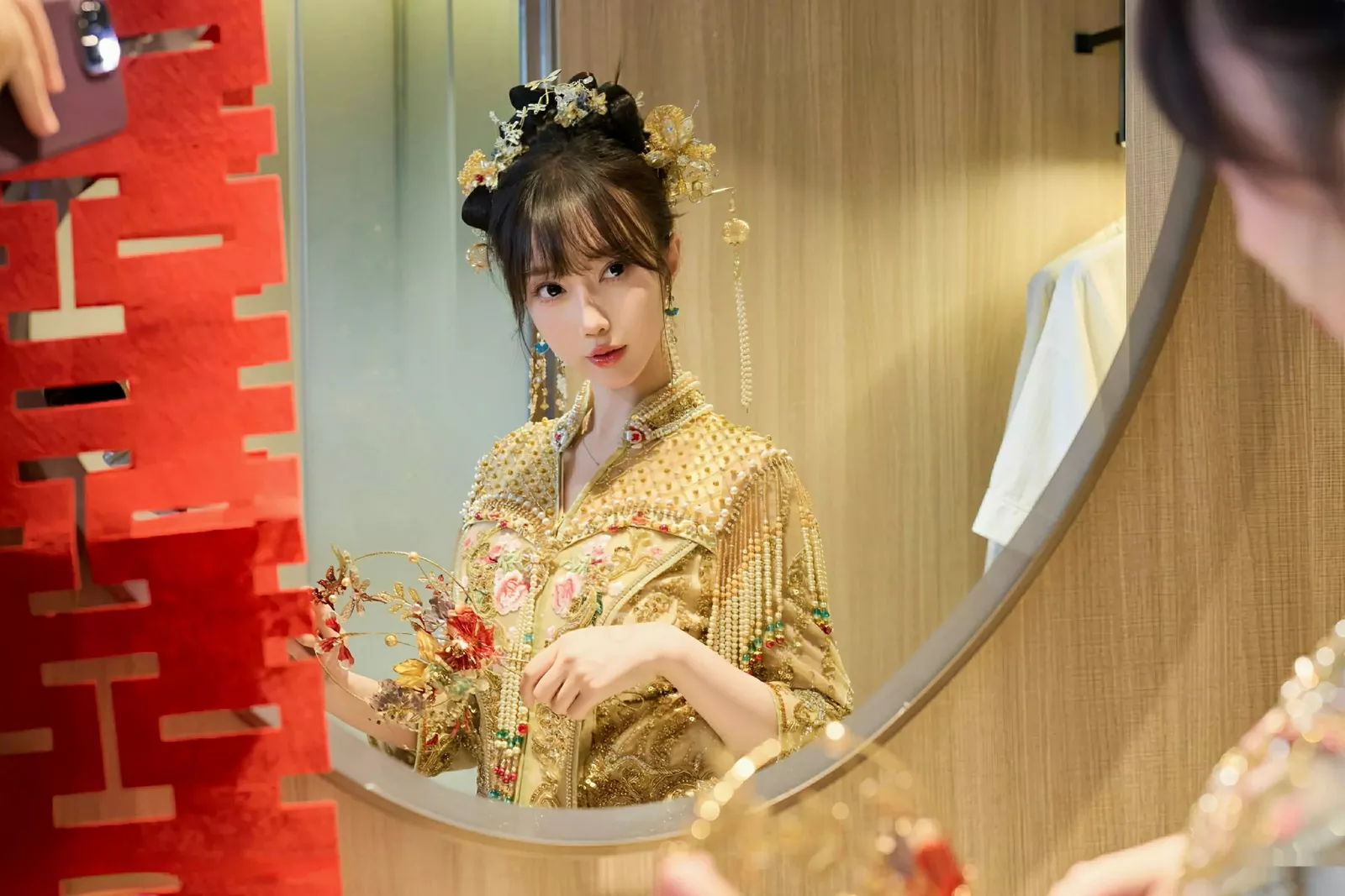 玥儿玥er性感红色蕾丝内衣配超薄肉丝秀完美身材绝美写真 第 23 张