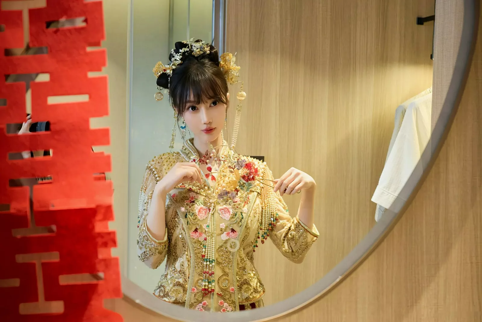 玥儿玥er性感红色蕾丝内衣配超薄肉丝秀完美身材绝美写真 第 25 张