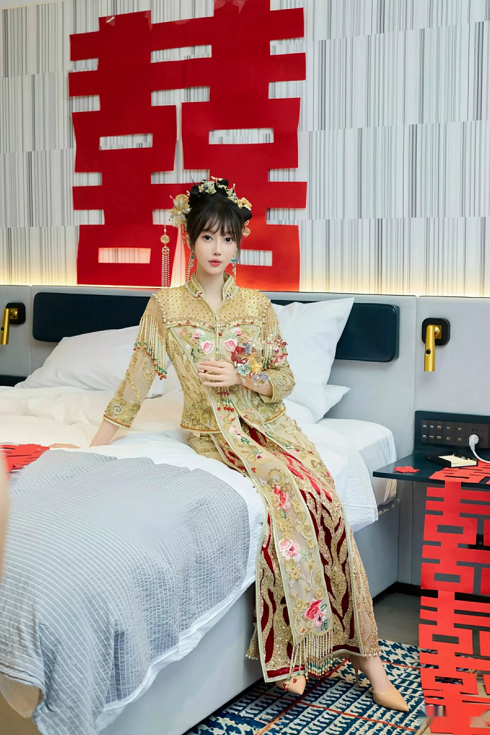 玥儿玥er性感红色蕾丝内衣配超薄肉丝秀完美身材绝美写真 第 6 张