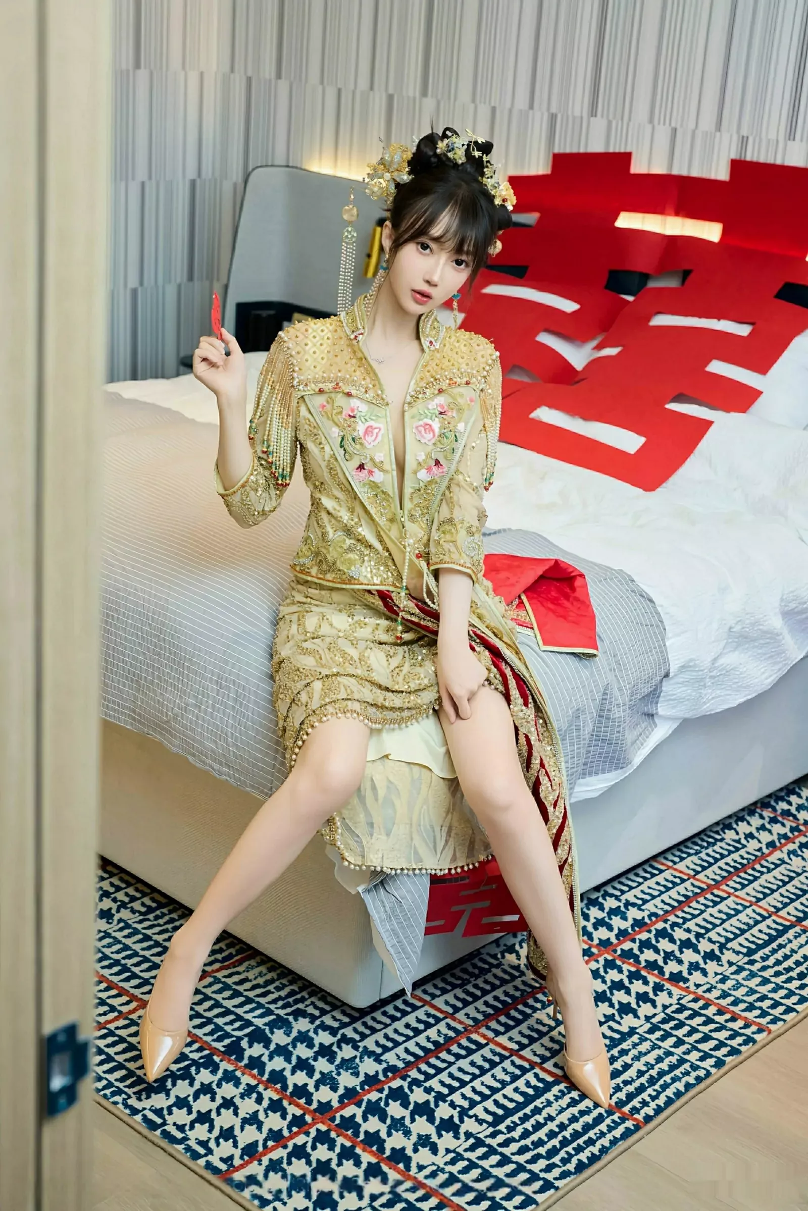 玥儿玥er性感红色蕾丝内衣配超薄肉丝秀完美身材绝美写真 第 94 张