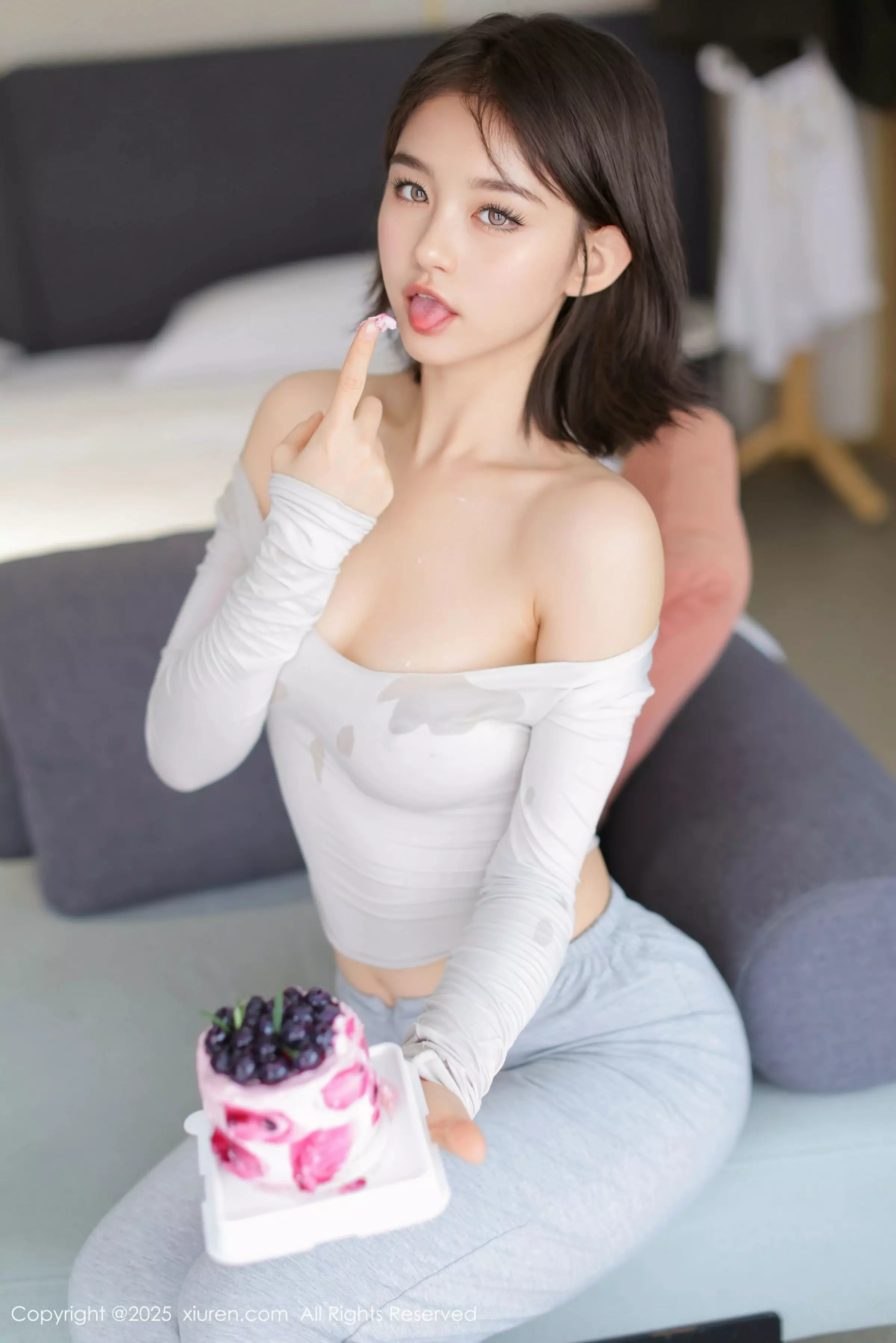 小橘子orange性感灰色日常服配超薄黑丝秀曼妙身姿绝美写真 第 69 张