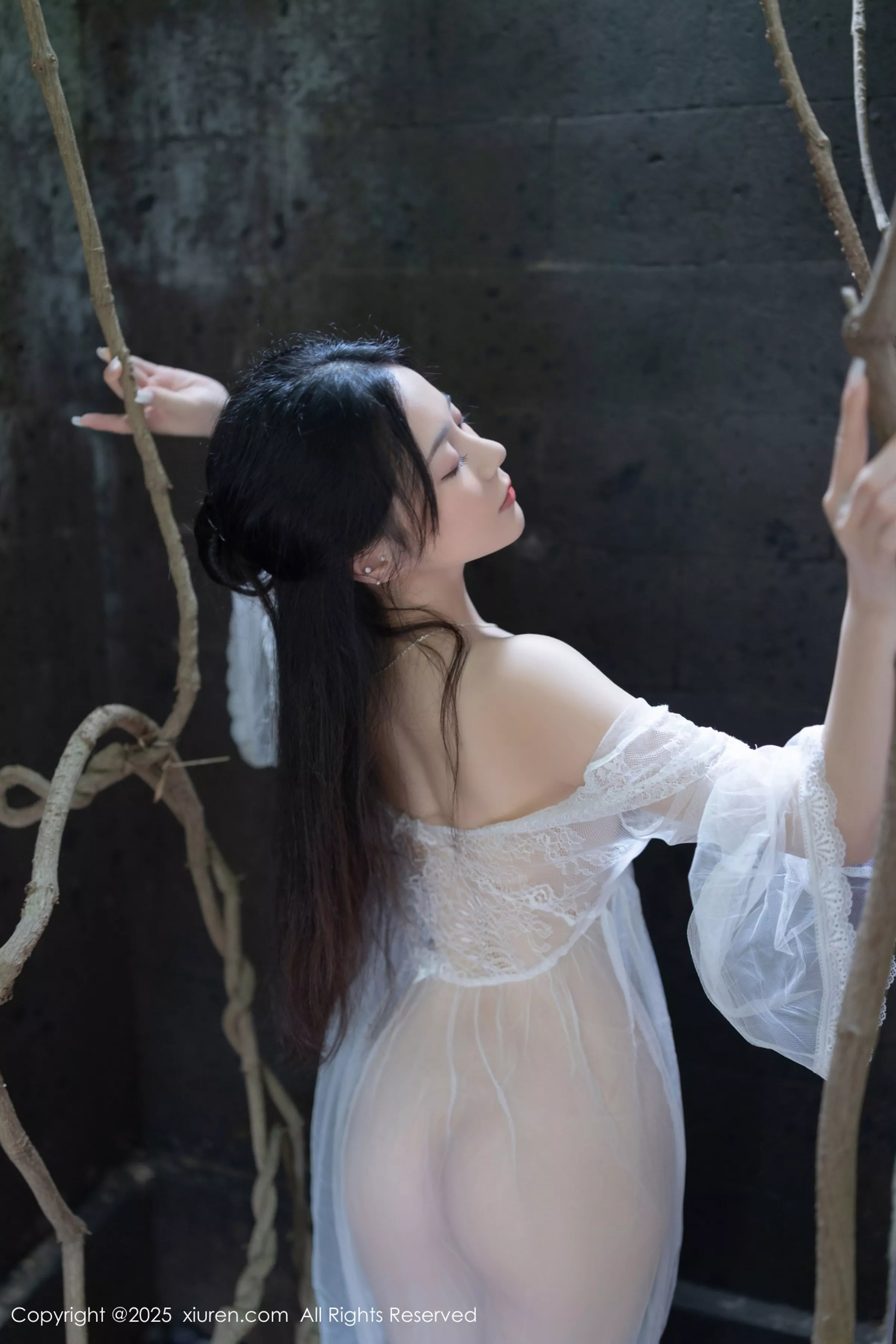 鱼子酱Fish性感白色轻透连衣裙透视秀惹火身材撩人绝美写真 第 119 张