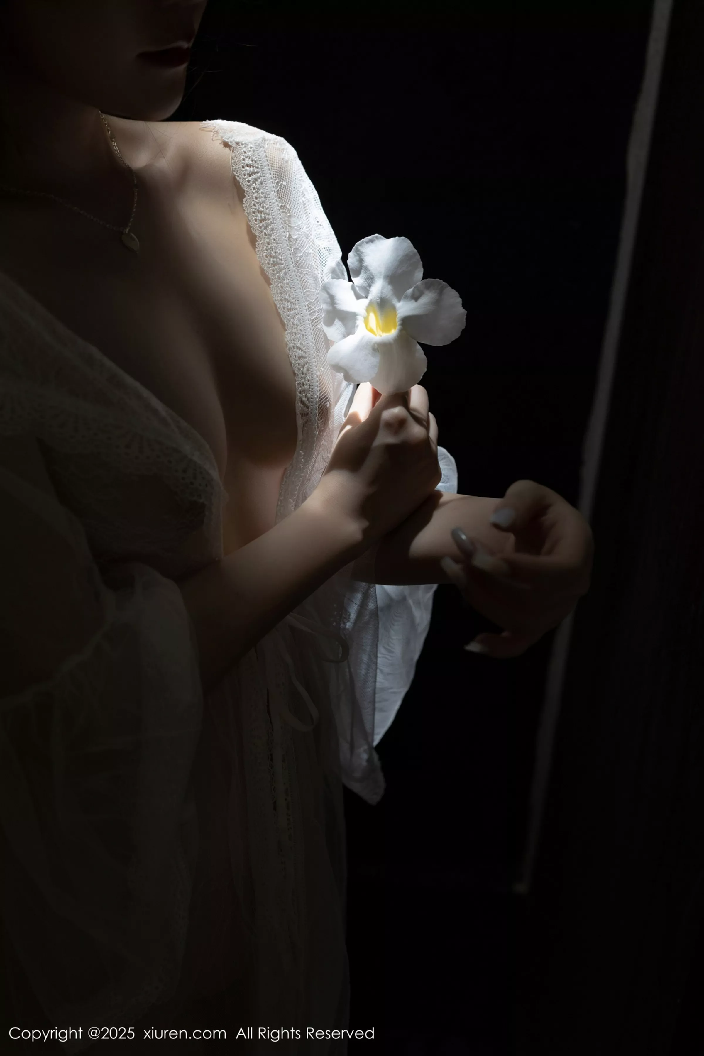 鱼子酱Fish性感白色轻透连衣裙透视秀惹火身材撩人绝美写真 第 134 张