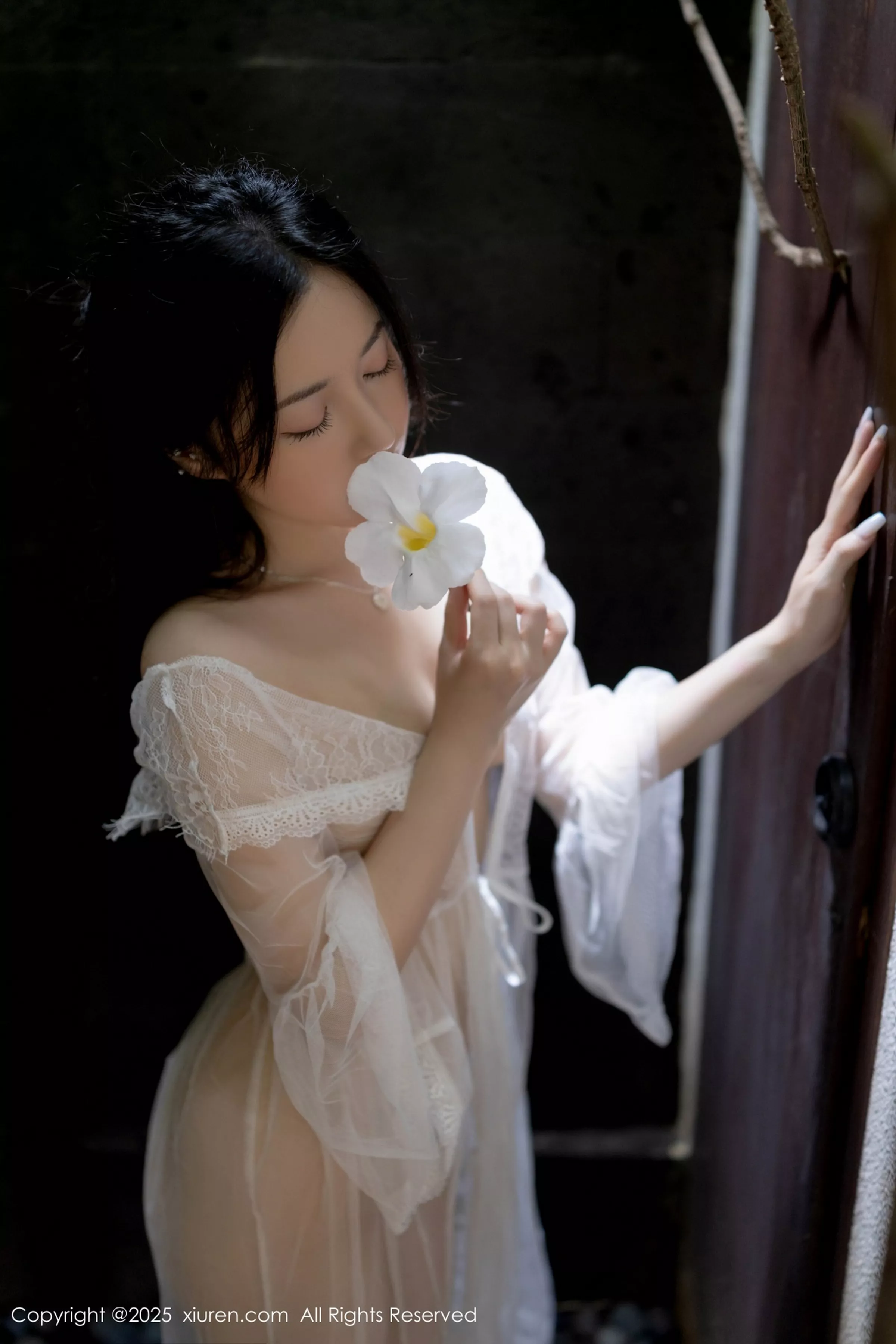鱼子酱Fish性感白色轻透连衣裙透视秀惹火身材撩人绝美写真 第 140 张