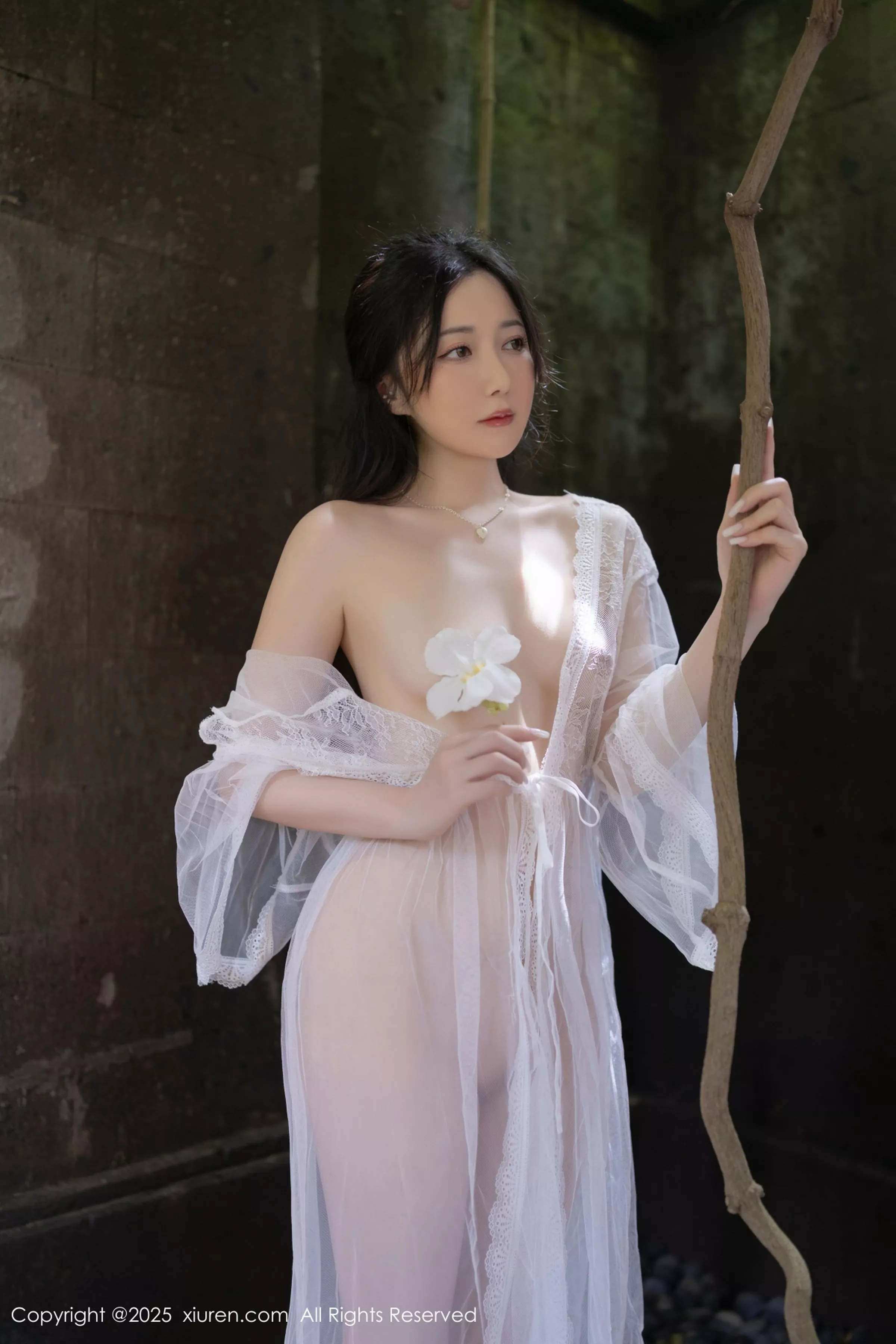 鱼子酱Fish性感白色轻透连衣裙透视秀惹火身材撩人绝美写真 第 149 张