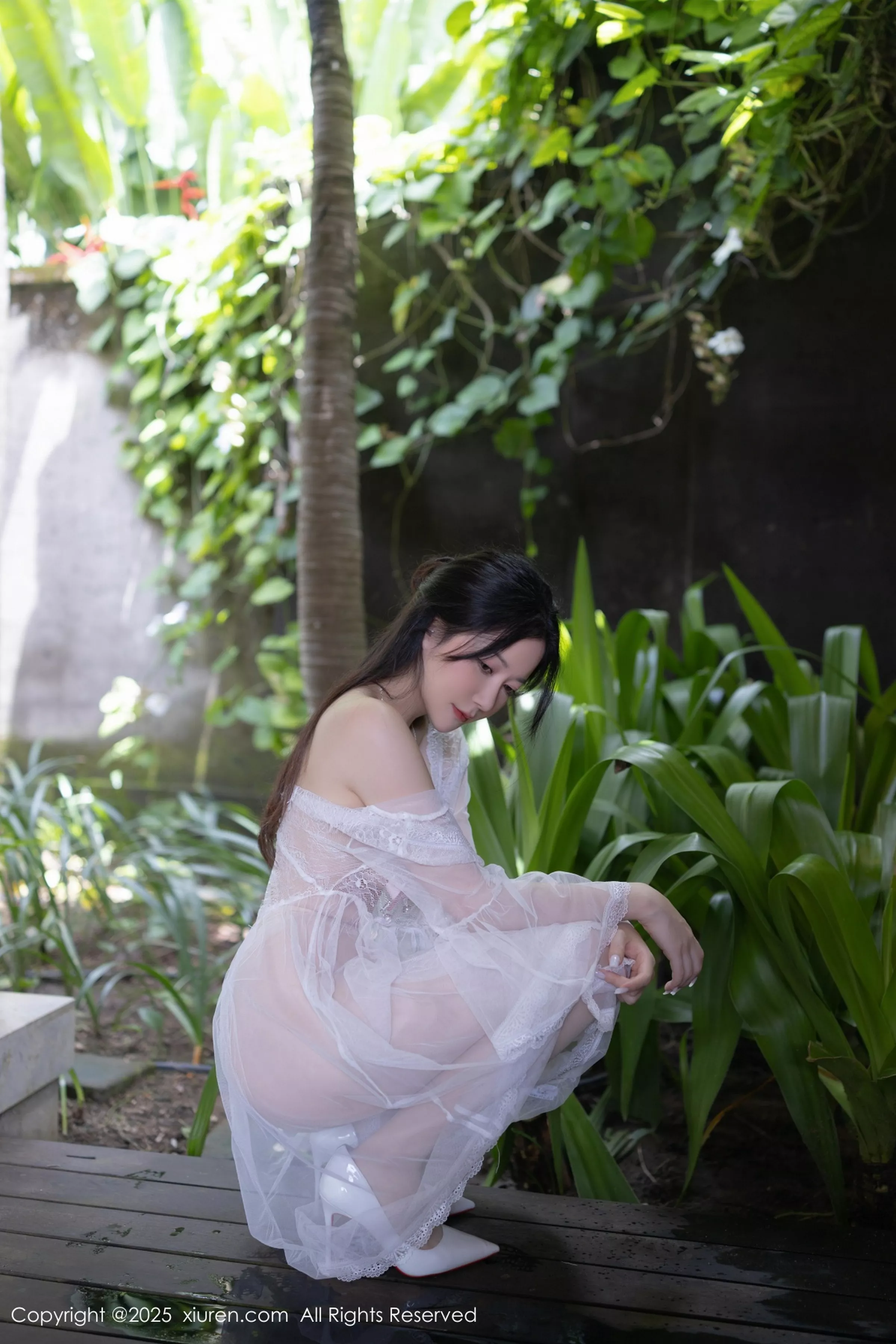 鱼子酱Fish性感白色轻透连衣裙透视秀惹火身材撩人绝美写真 第 18 张