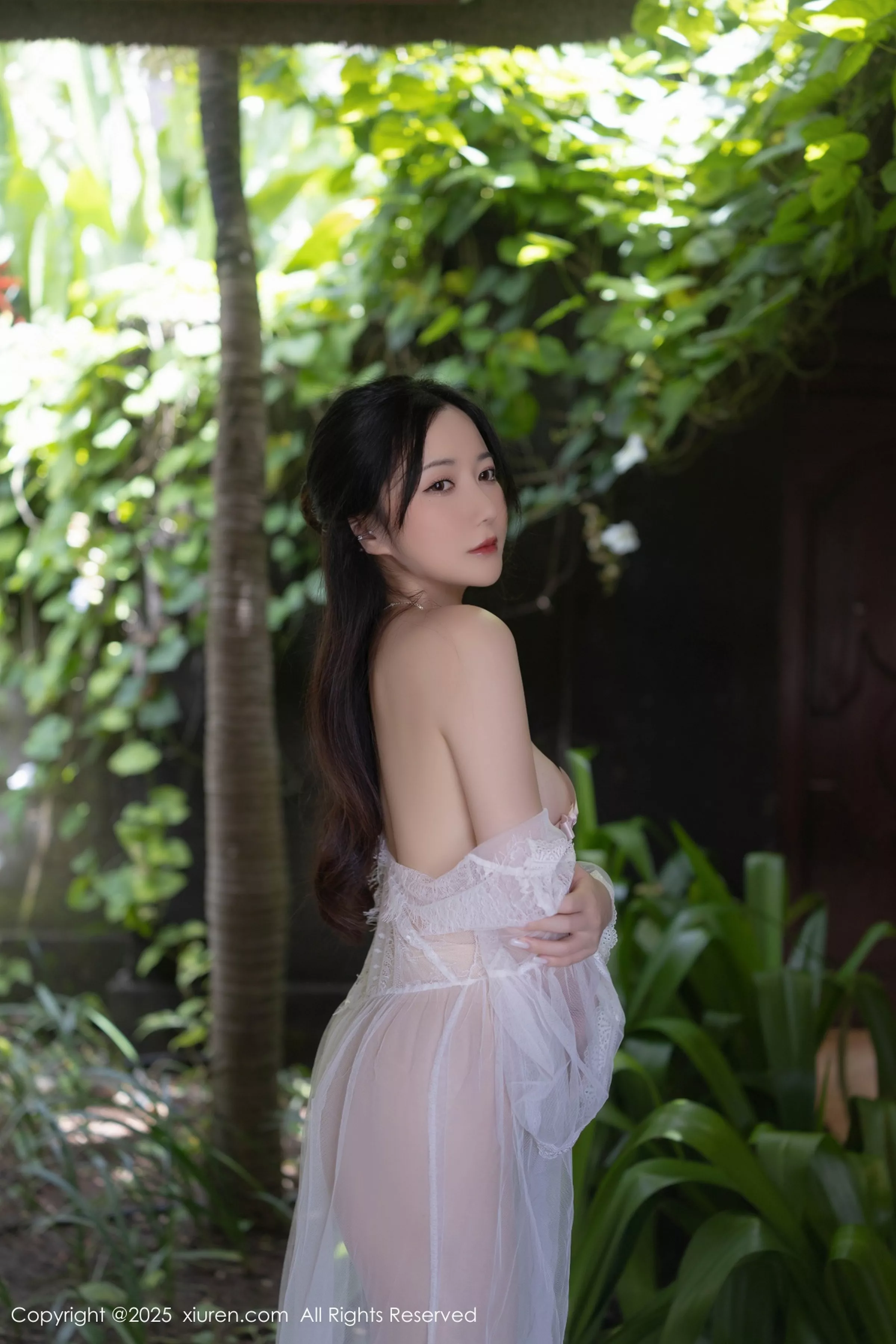 鱼子酱Fish性感白色轻透连衣裙透视秀惹火身材撩人绝美写真 第 9 张