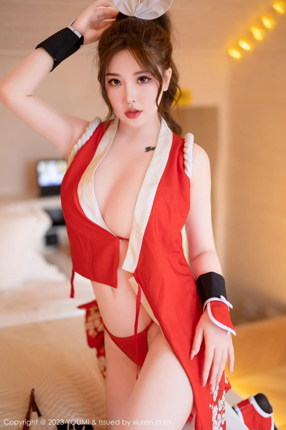 小海臀Rena红色不知火舞cosplay服饰秀浑圆翘臀绝美写真 第 57 张