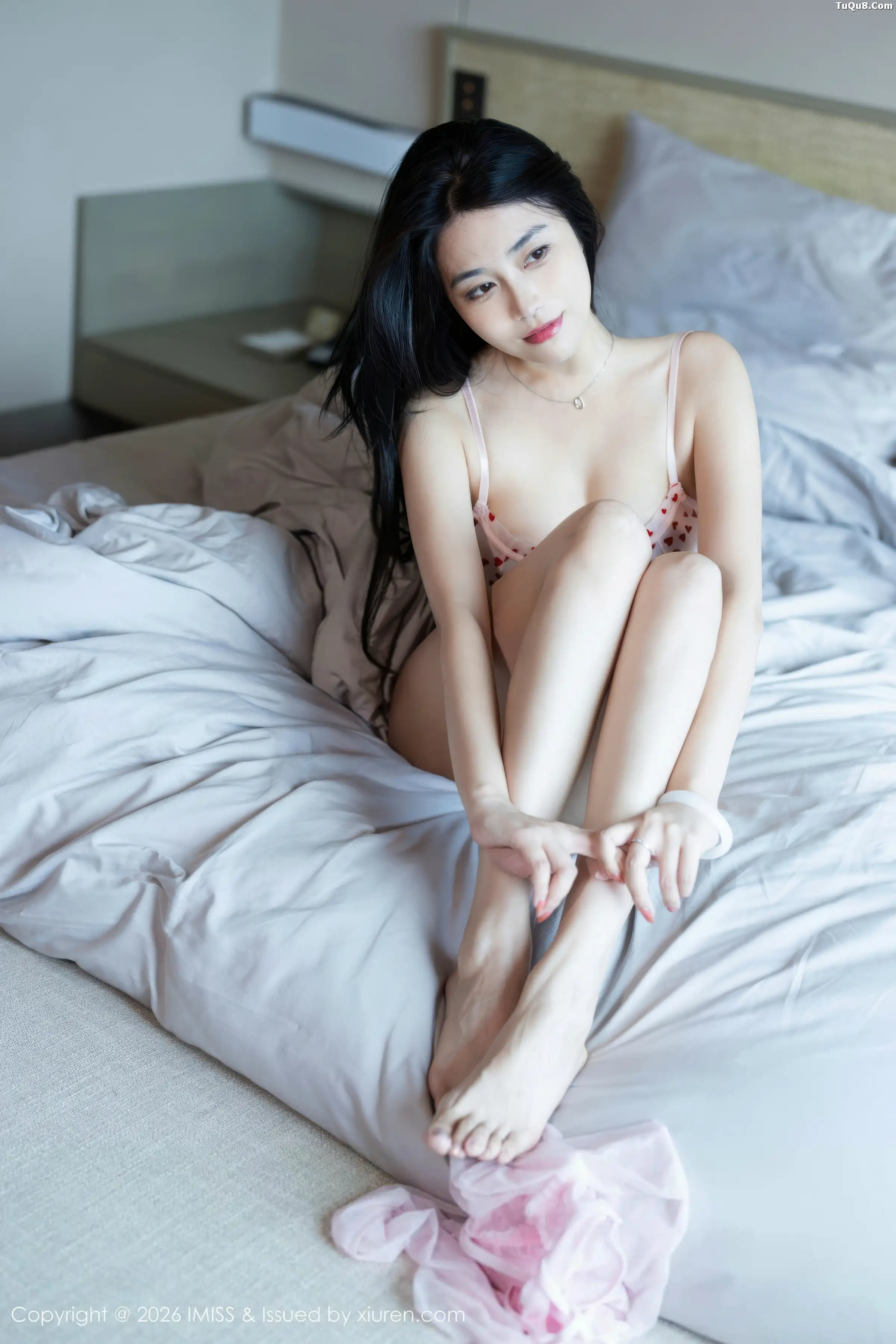 许诺Sabrina性感花色短裙配粉丝吊袜秀完美身材绝美写真 第 69 张