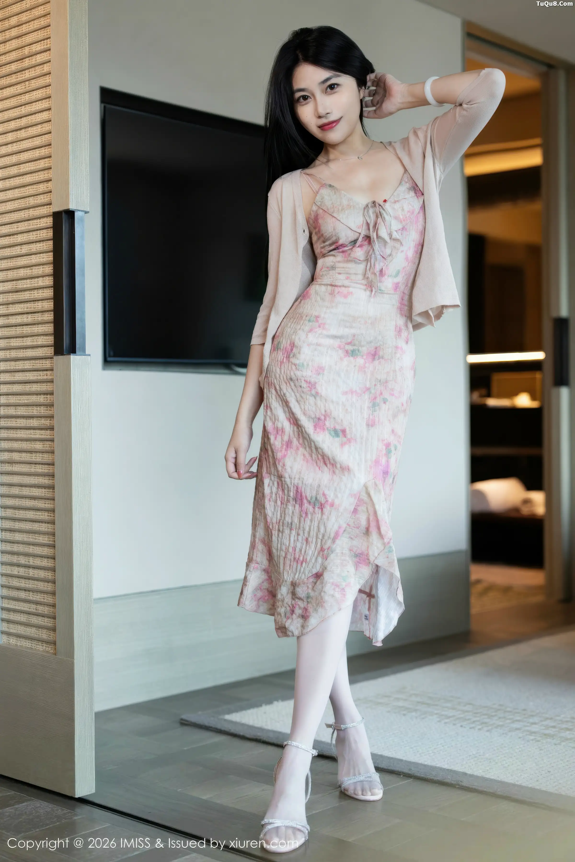 许诺Sabrina性感花色短裙配粉丝吊袜秀完美身材绝美写真 第 9 张