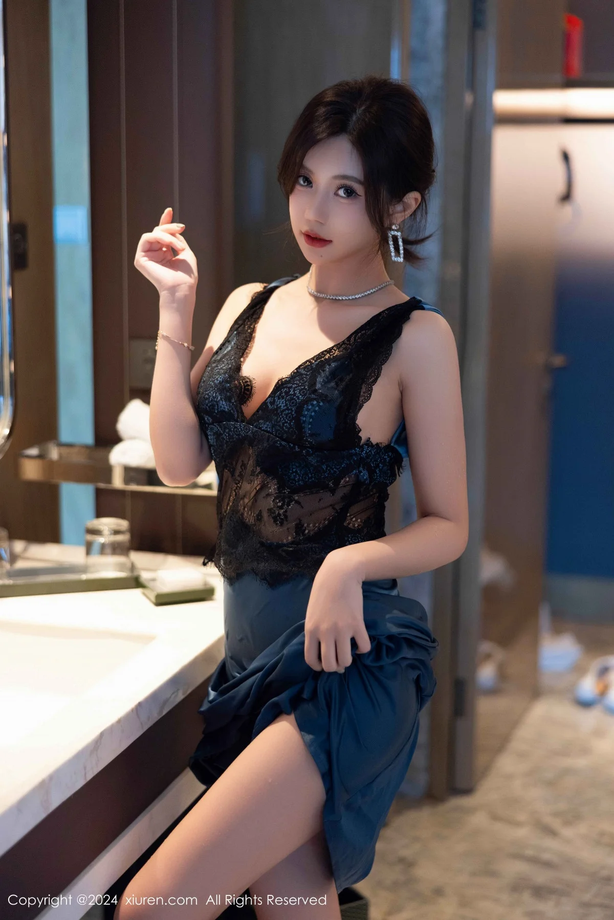 绮里嘉ula性感黑色蕾丝内衣配肉色丝袜秀完美身材绝美写真 第 72 张