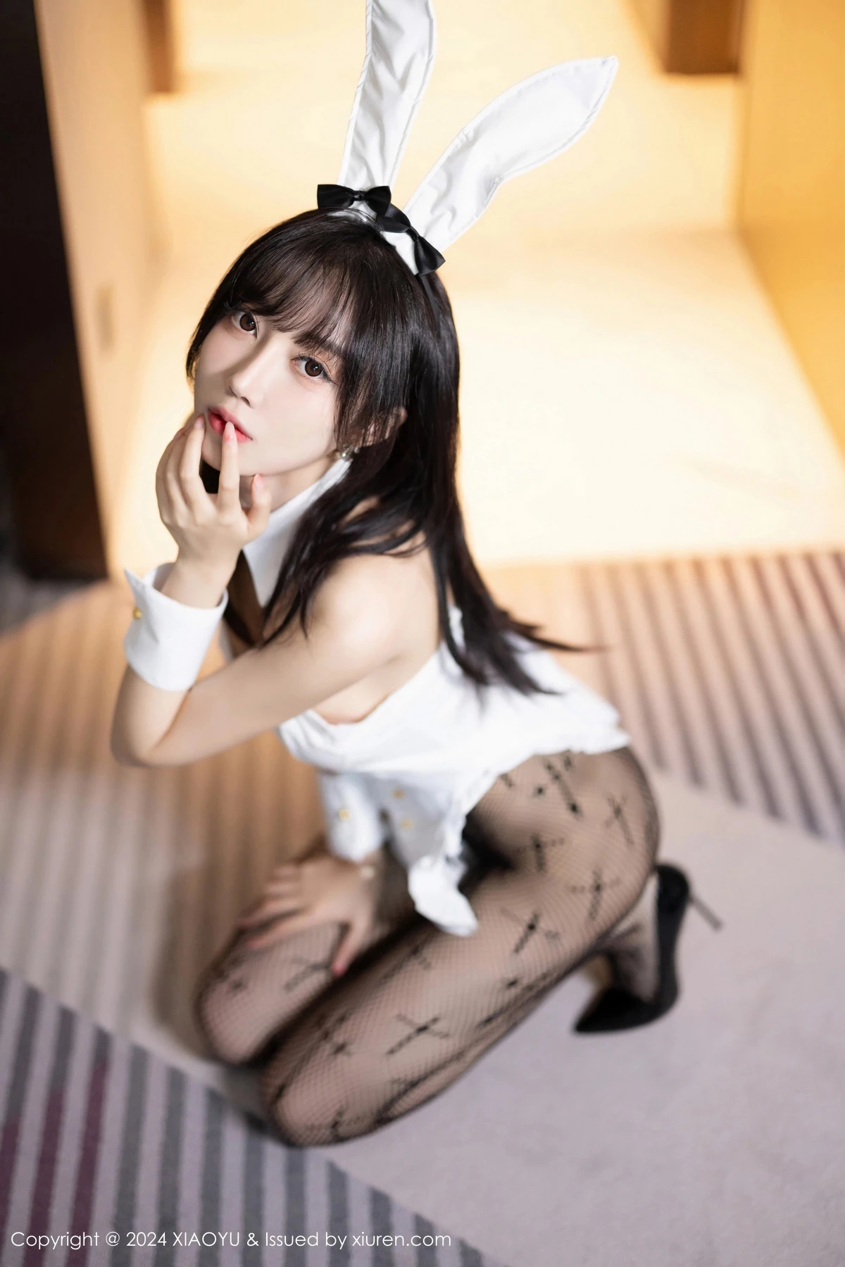 月崽性感白色高叉服饰配黑色网纱连体衣秀惹火身材绝美写真 第 31 张