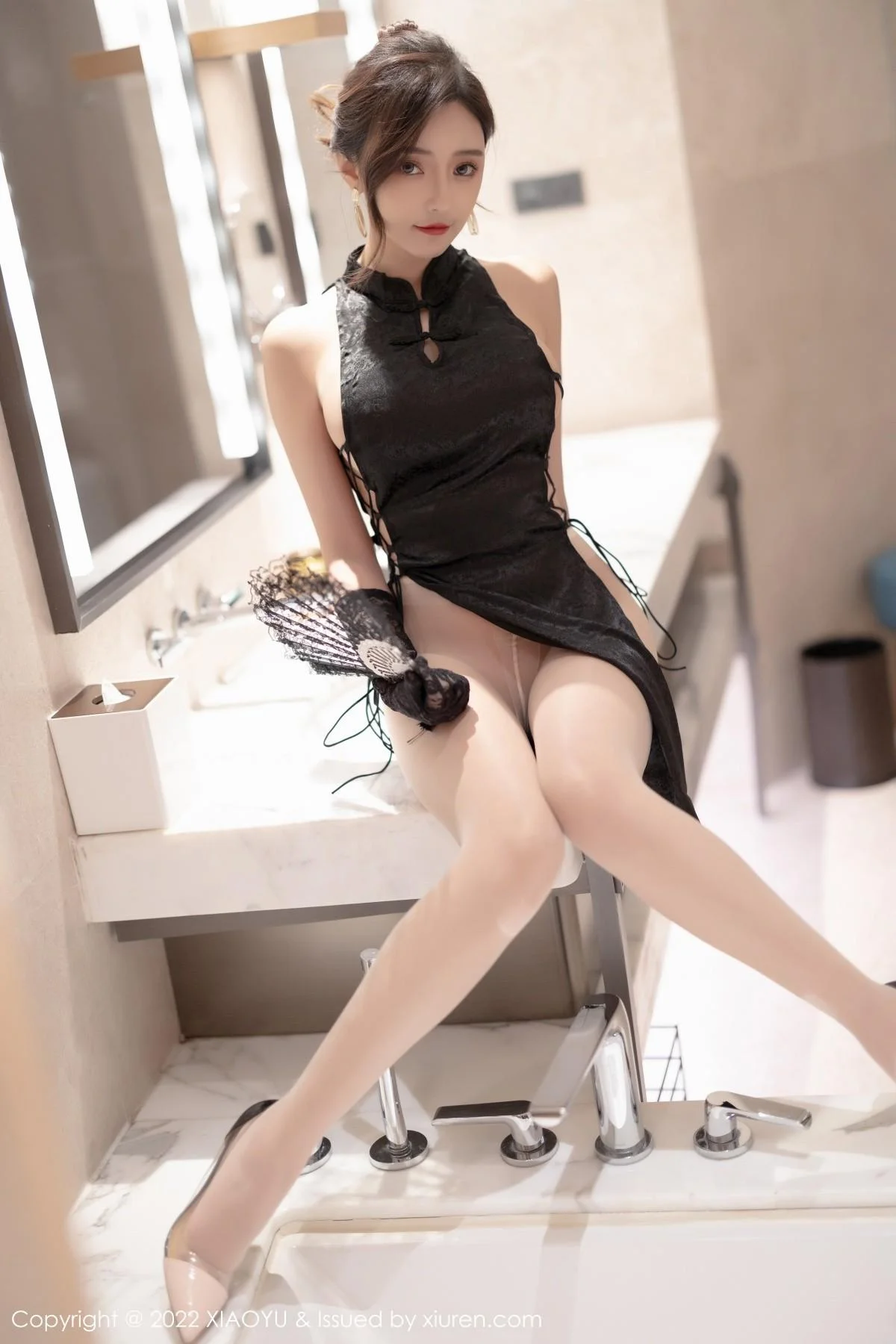王馨瑶yanni惠州旅拍性感精简旗袍配超薄肉丝秀翘臀绝美写真 第 54 张