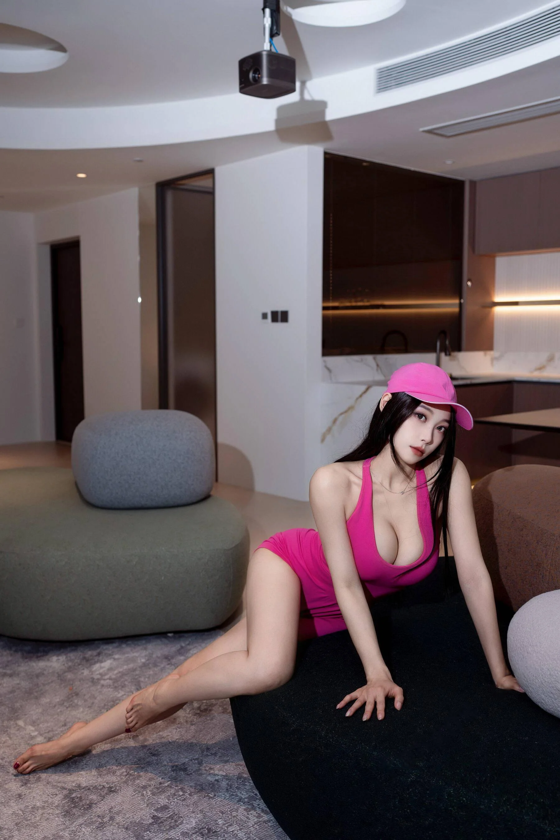 [秀人精选] 清妙 诱人私拍福利 玫红色瑜伽服 第 14 张