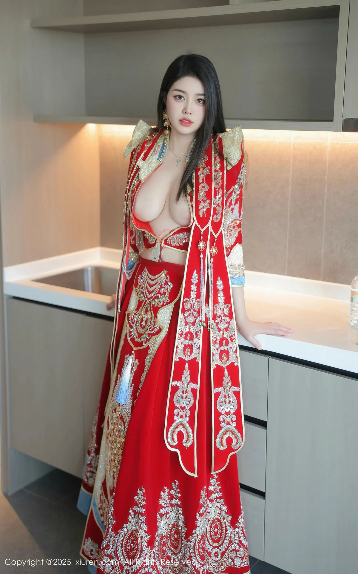 林若凡F性感红色新娘装配黑丝吊袜半脱秀丰腴身材绝美写真 第 11 张